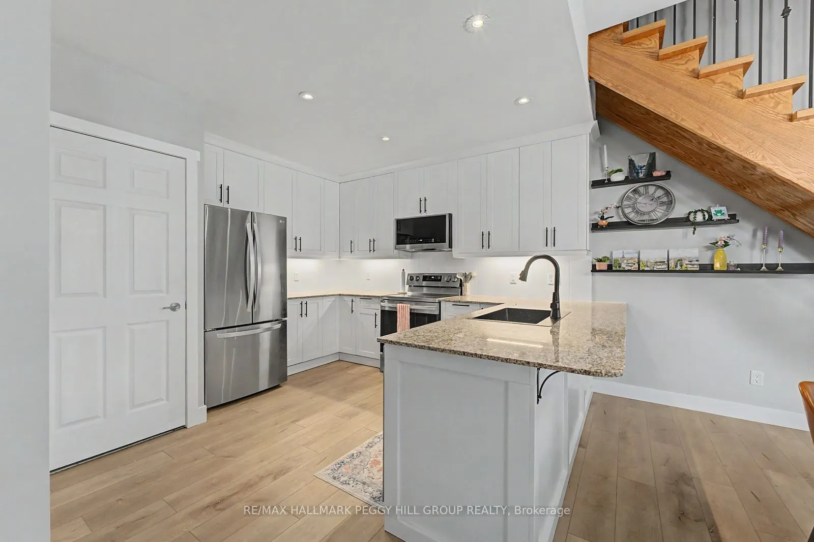 6 Victoria Street #7