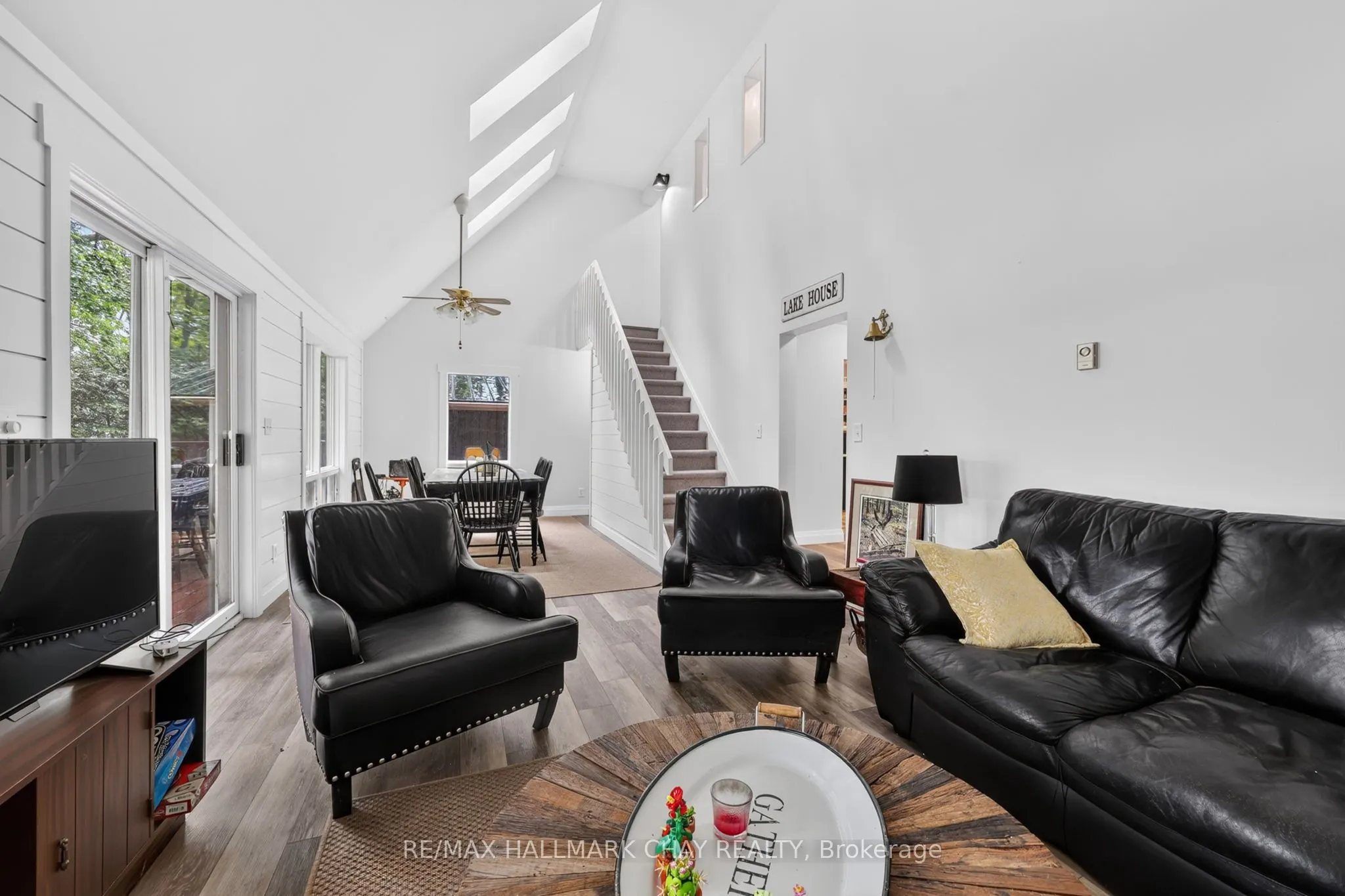 176 Farlain Lake Road E