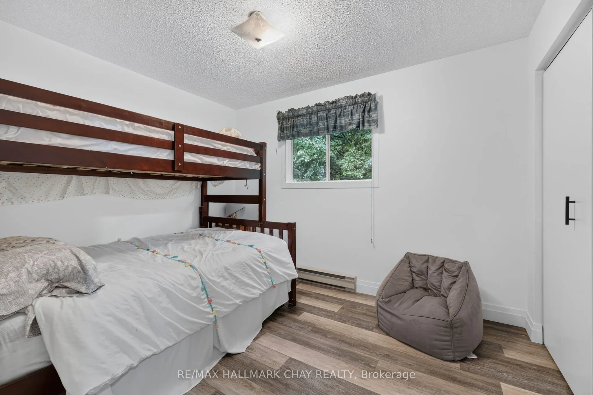 176 Farlain Lake Road E