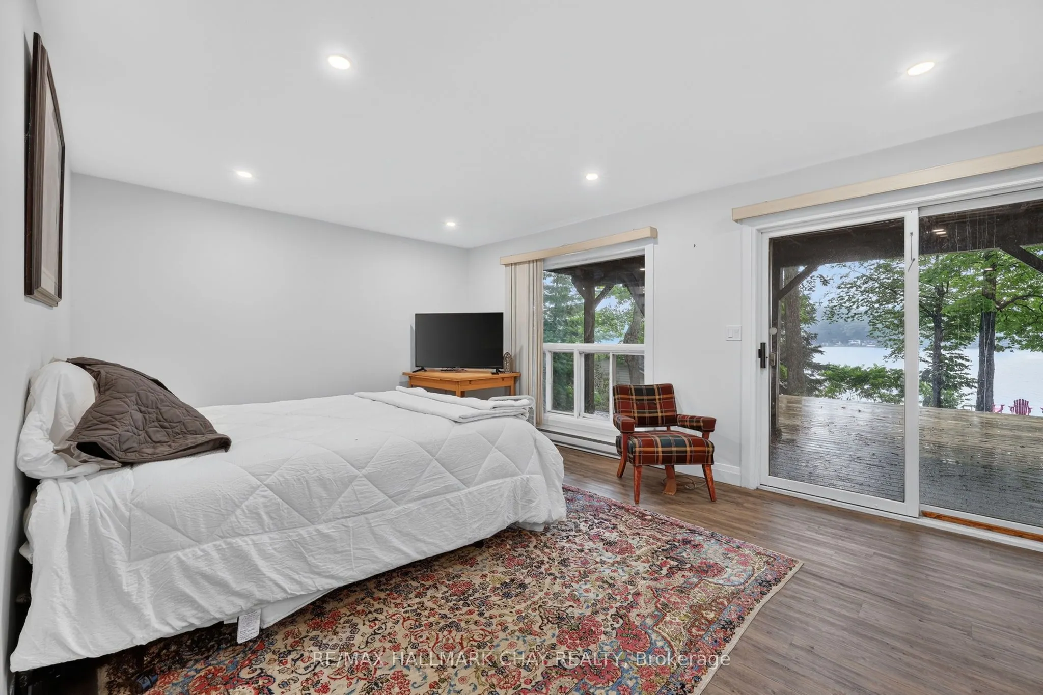 176 Farlain Lake Road E