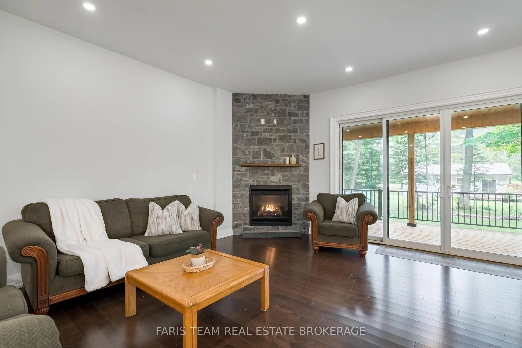 34 Oakwood Avenue