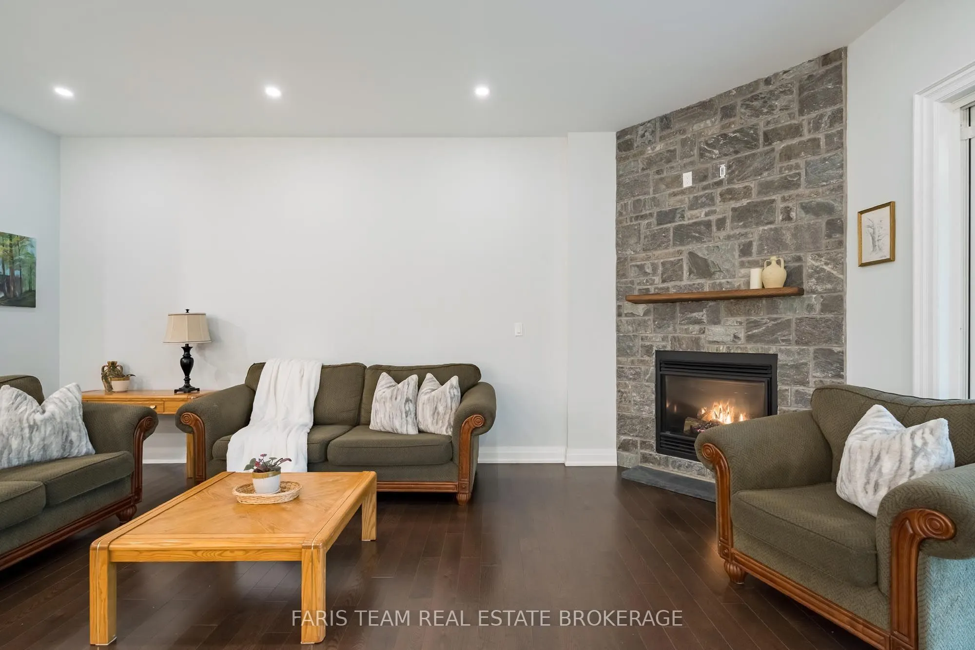 34 Oakwood Avenue