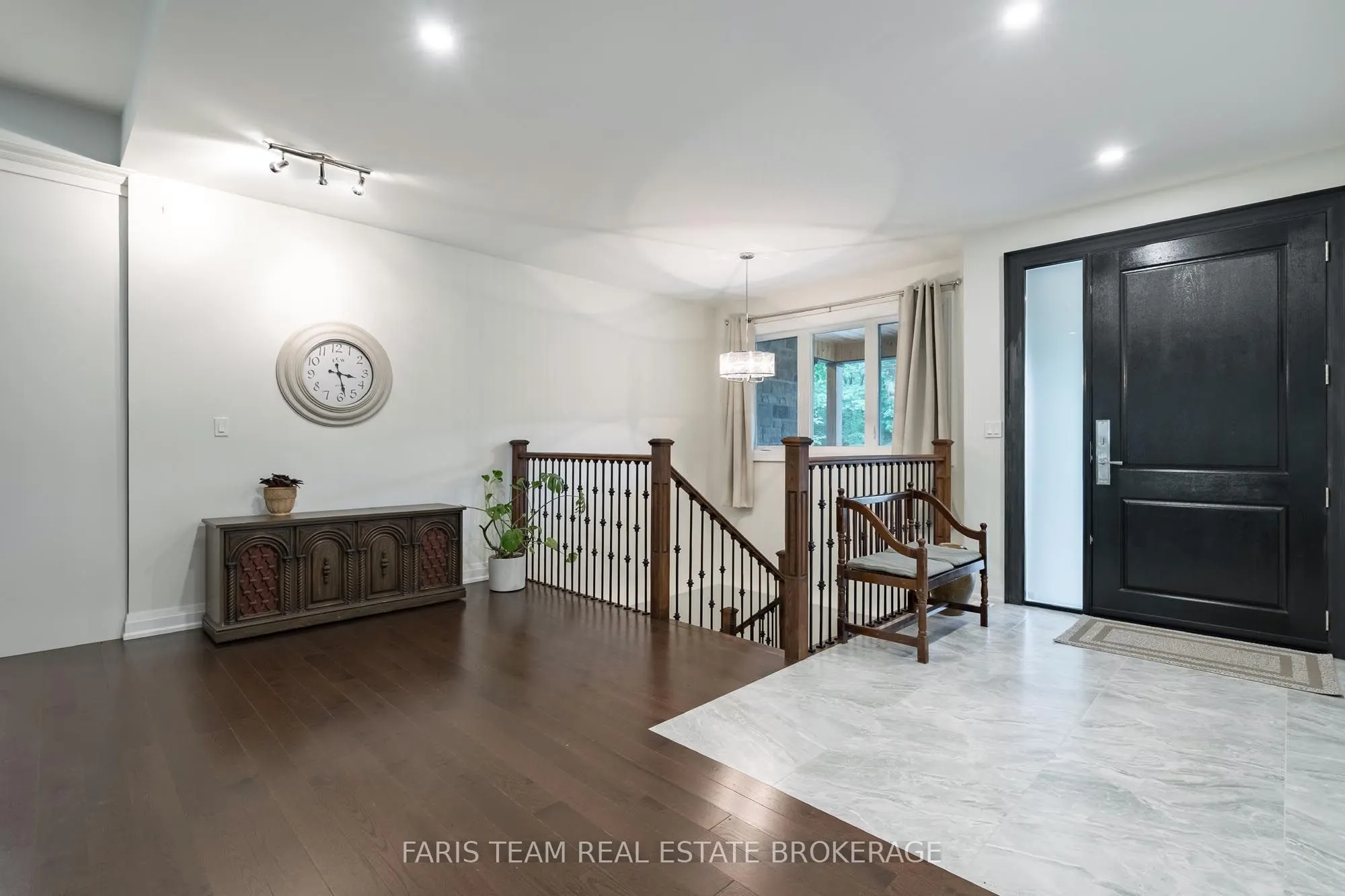 34 Oakwood Avenue