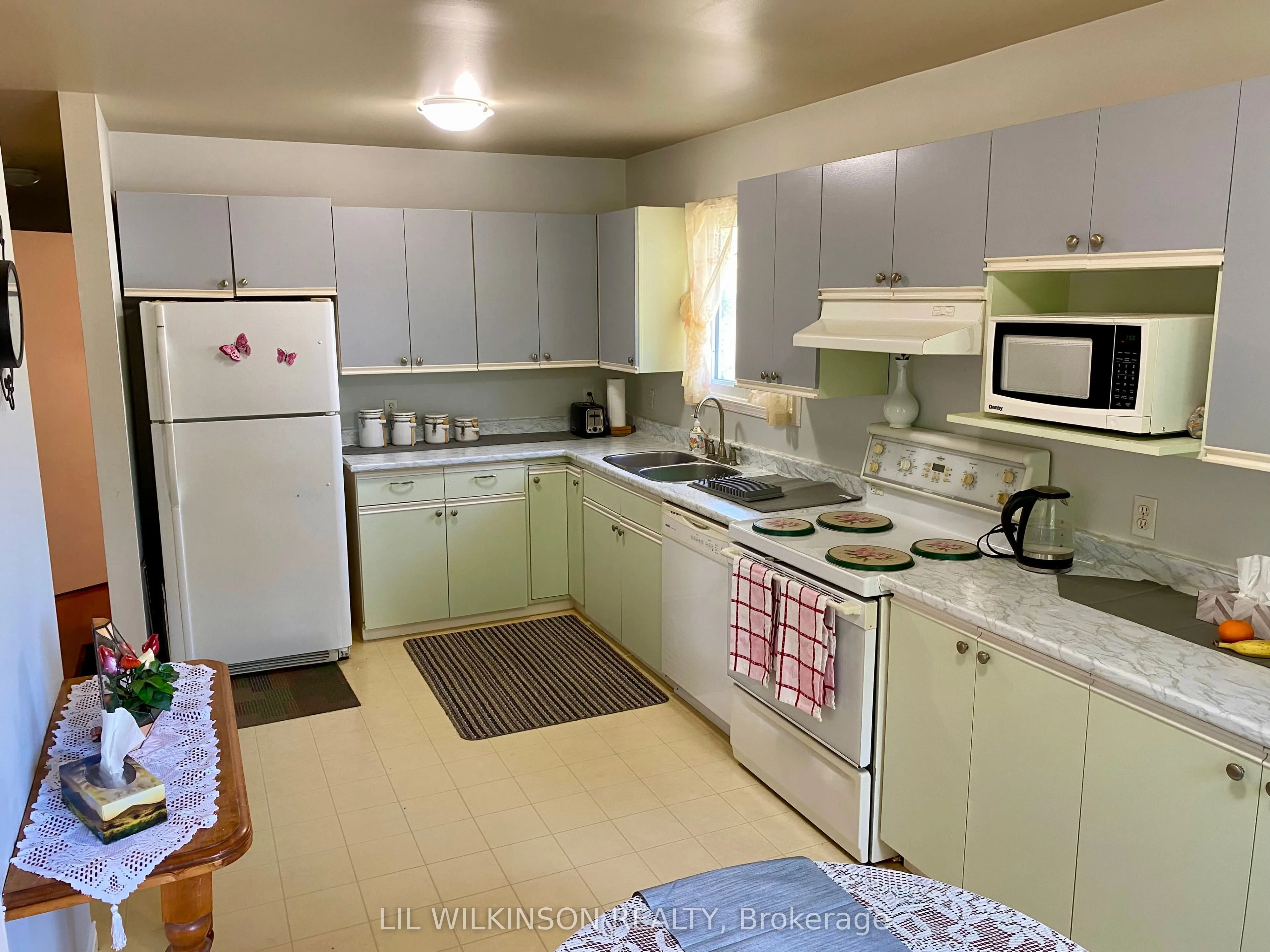 4 Sunset Crescent