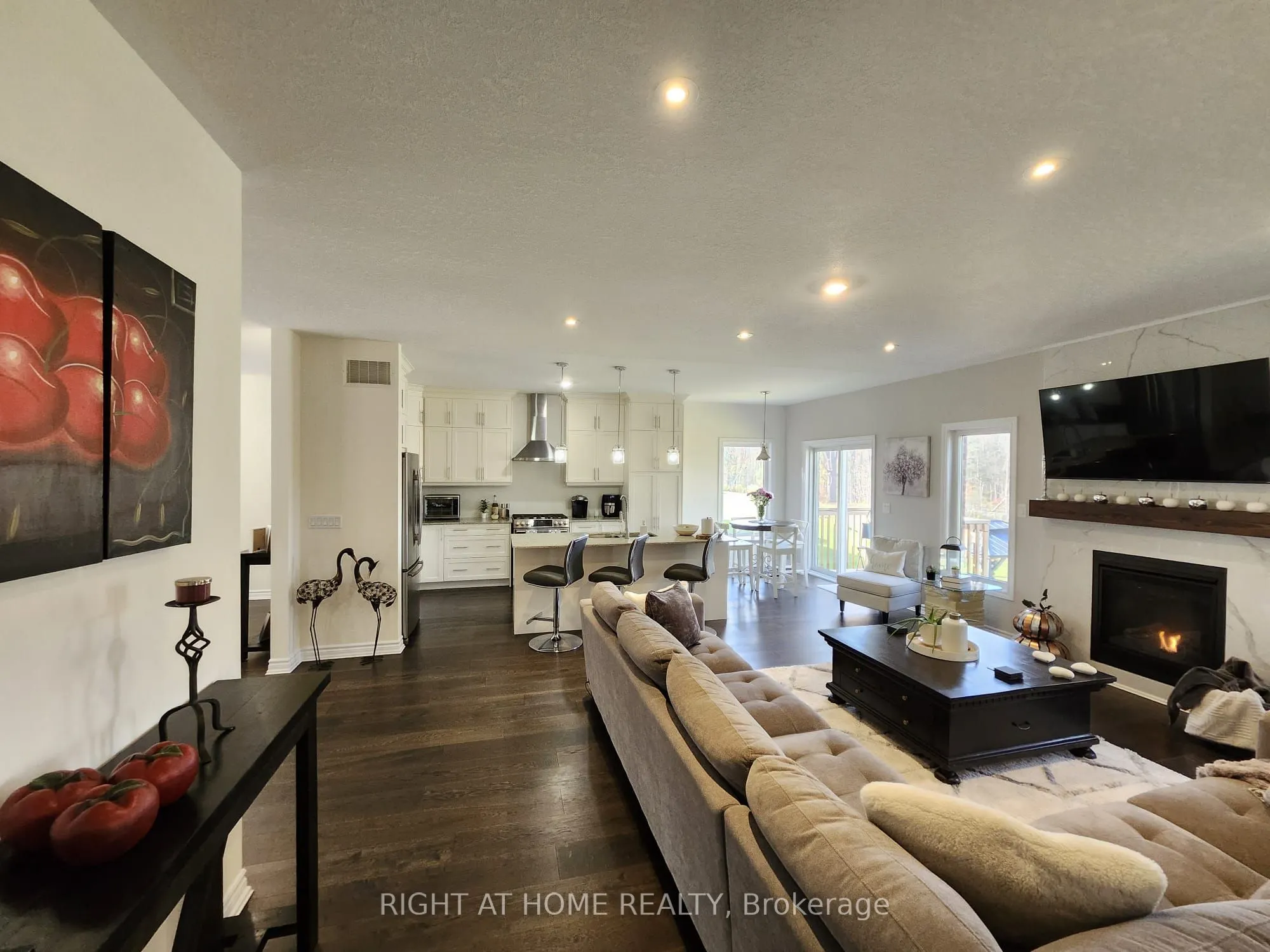 84 Diamond Valley Drive