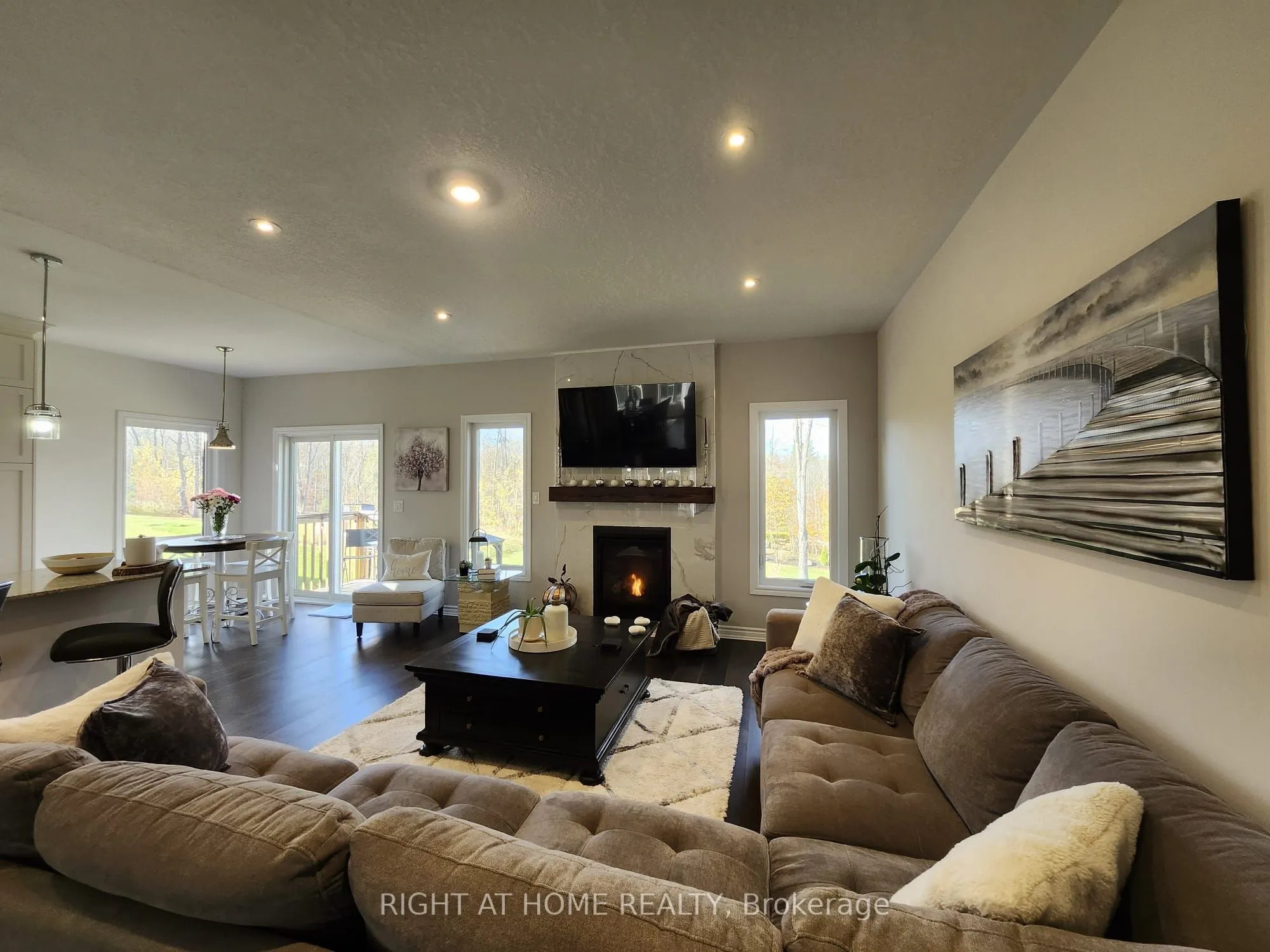 84 Diamond Valley Drive