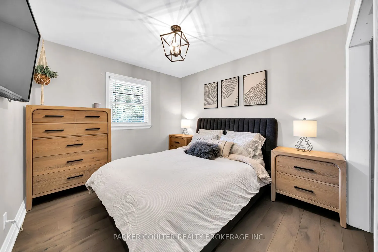 7 Oakley Park Square