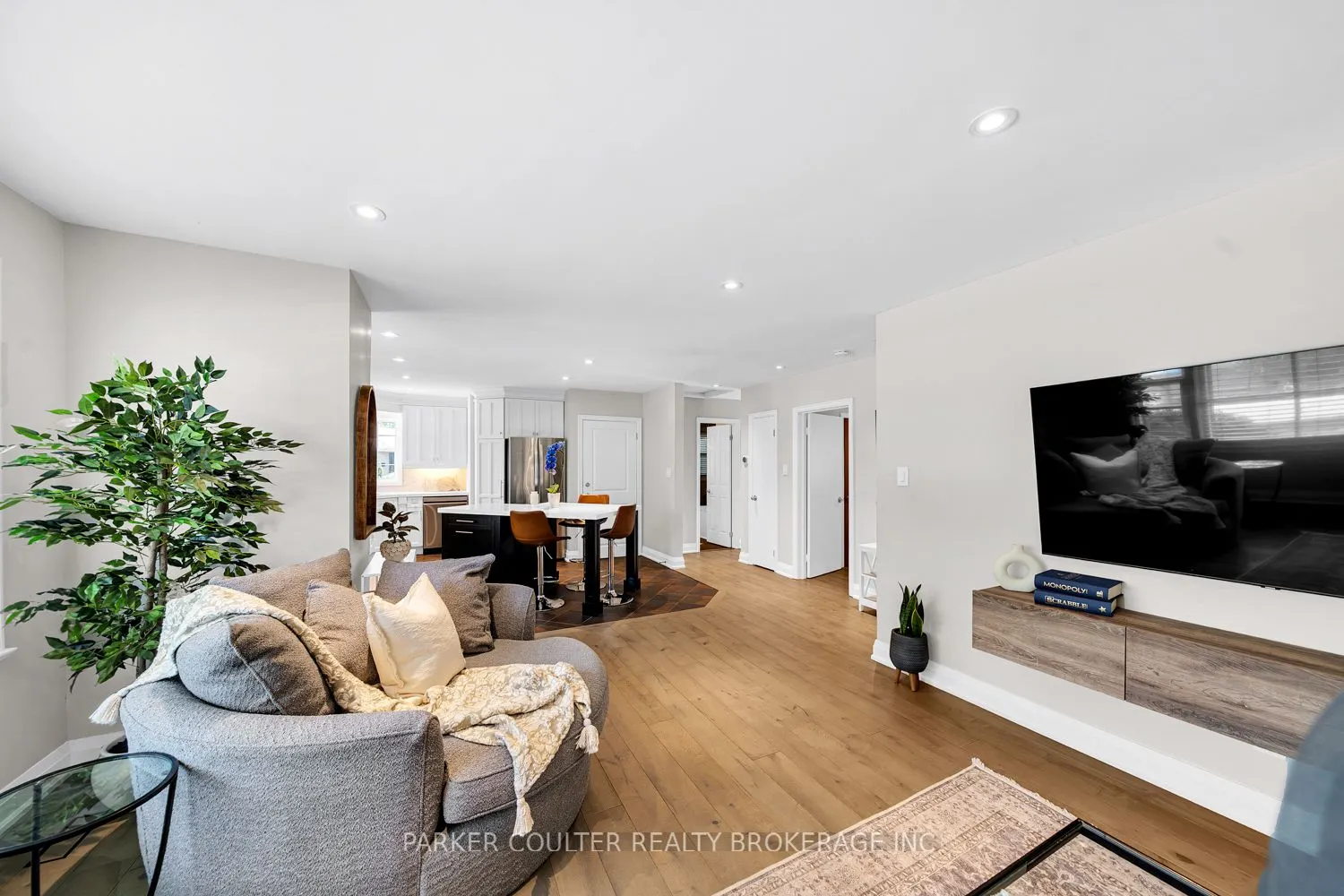7 Oakley Park Square