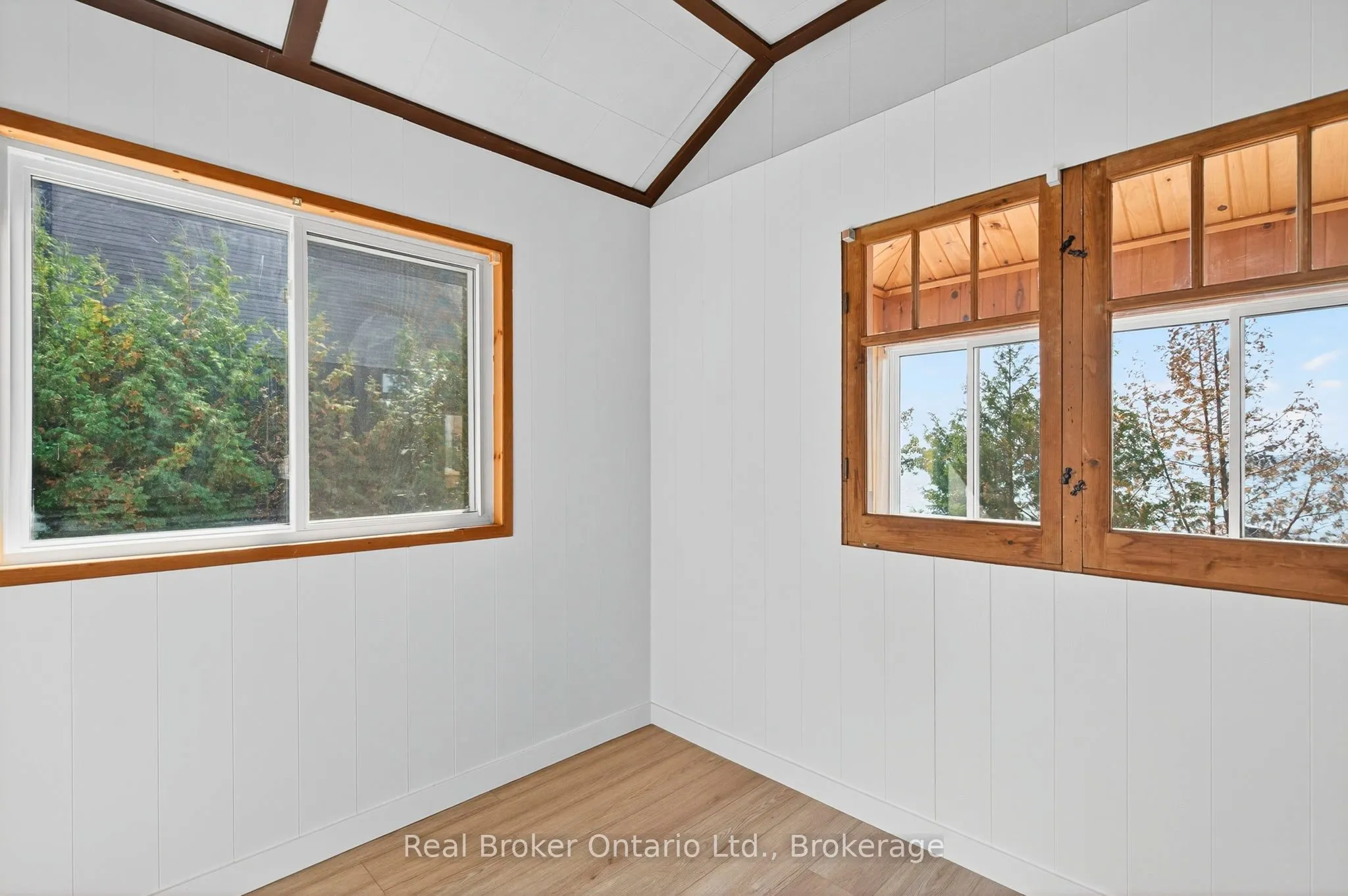 1948 Tiny Beaches Road S