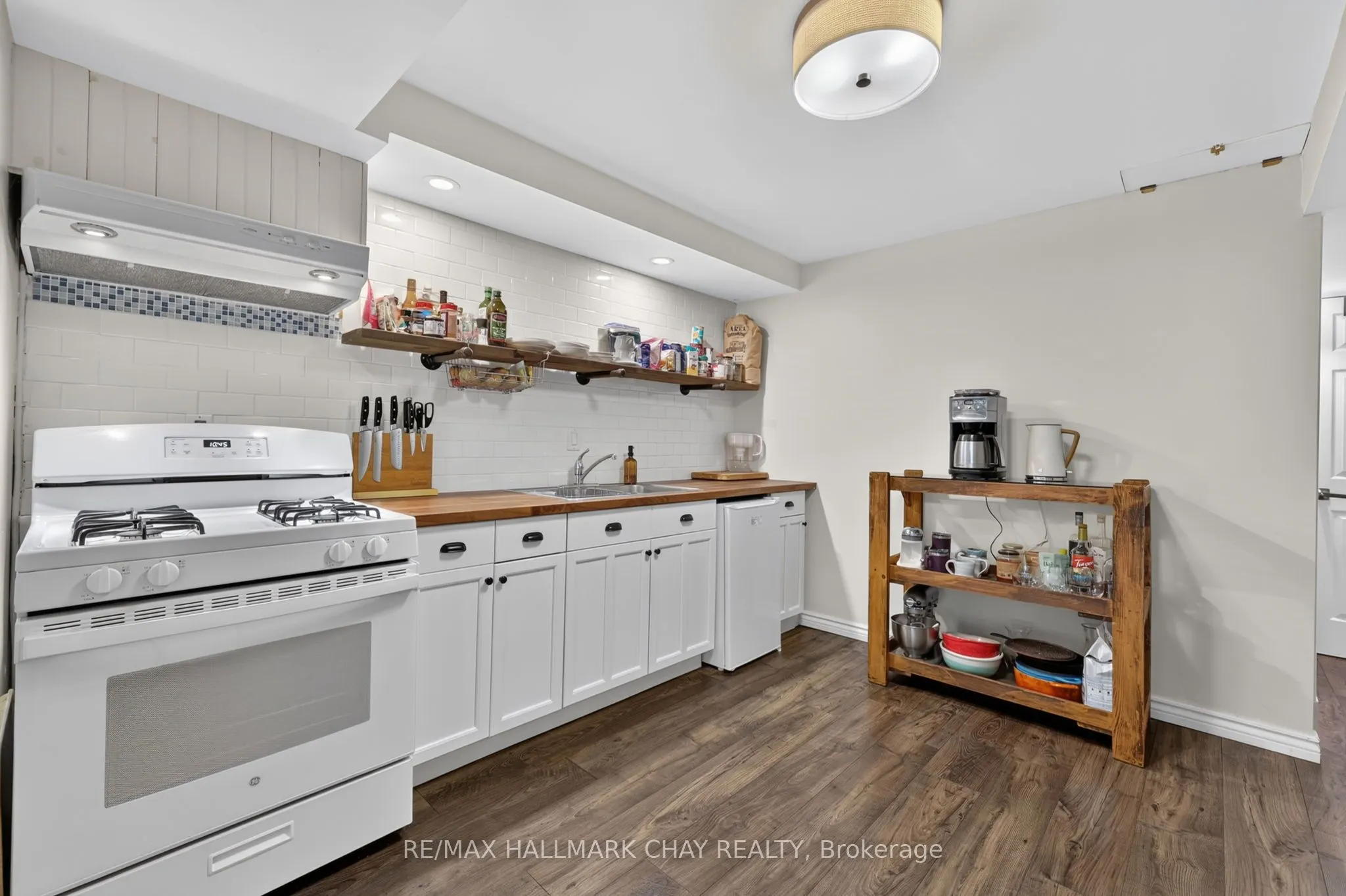 23 ALGONQUIN Trail