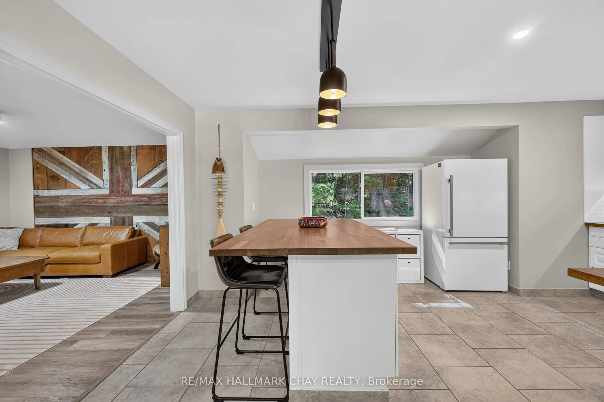 23 ALGONQUIN Trail