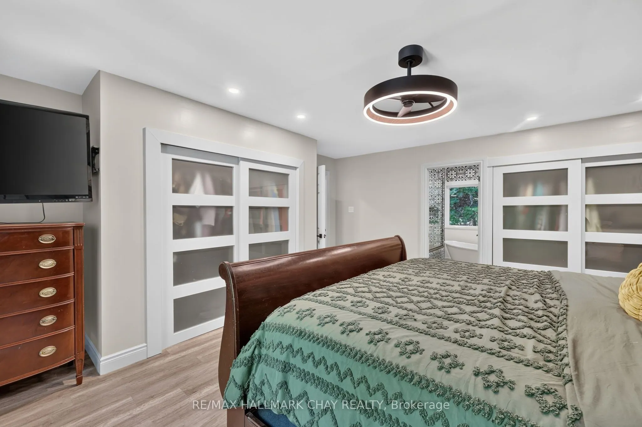 23 ALGONQUIN Trail