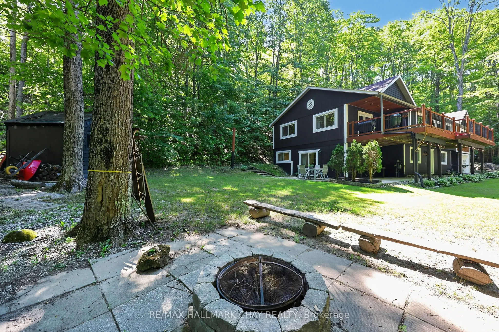 23 ALGONQUIN Trail