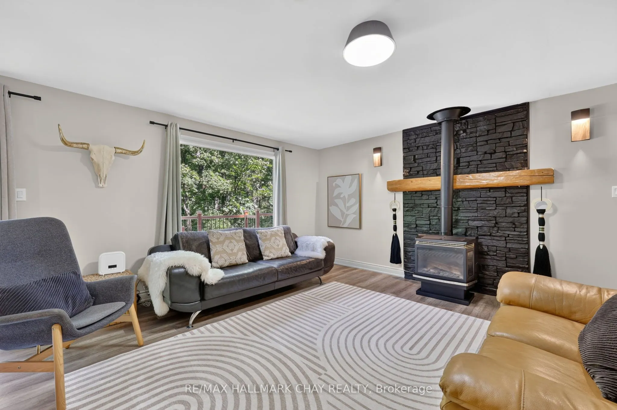 23 ALGONQUIN Trail