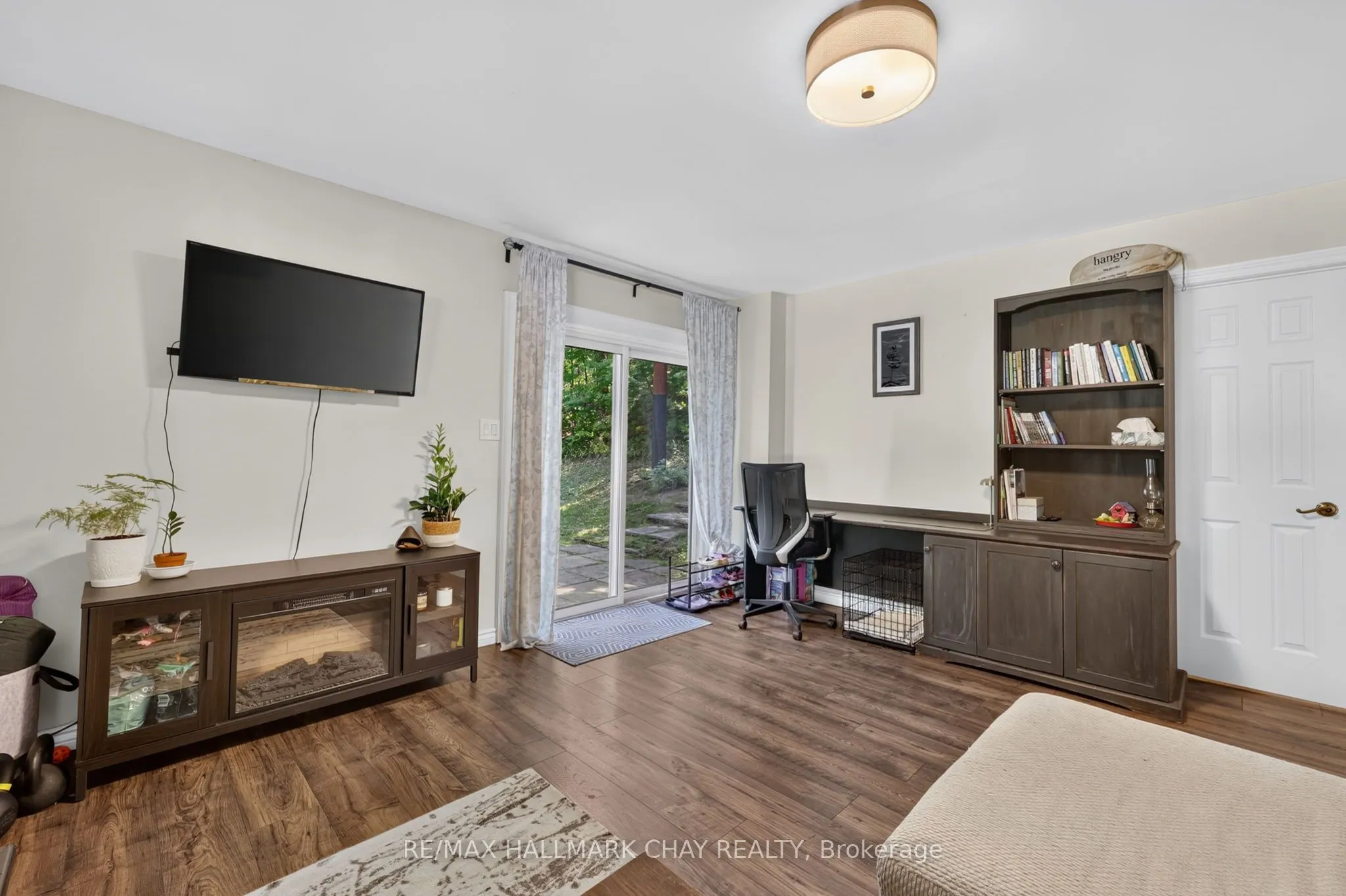 23 ALGONQUIN Trail