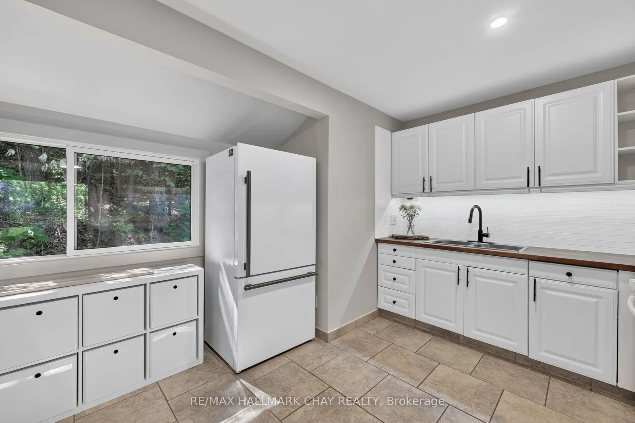 23 ALGONQUIN Trail