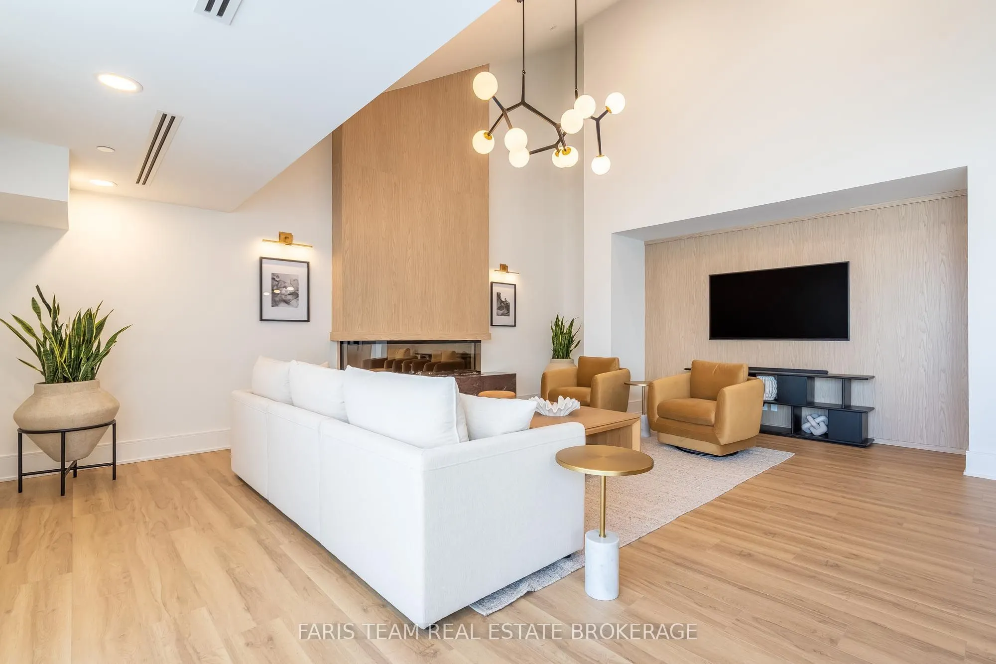 31 Huron Street #413