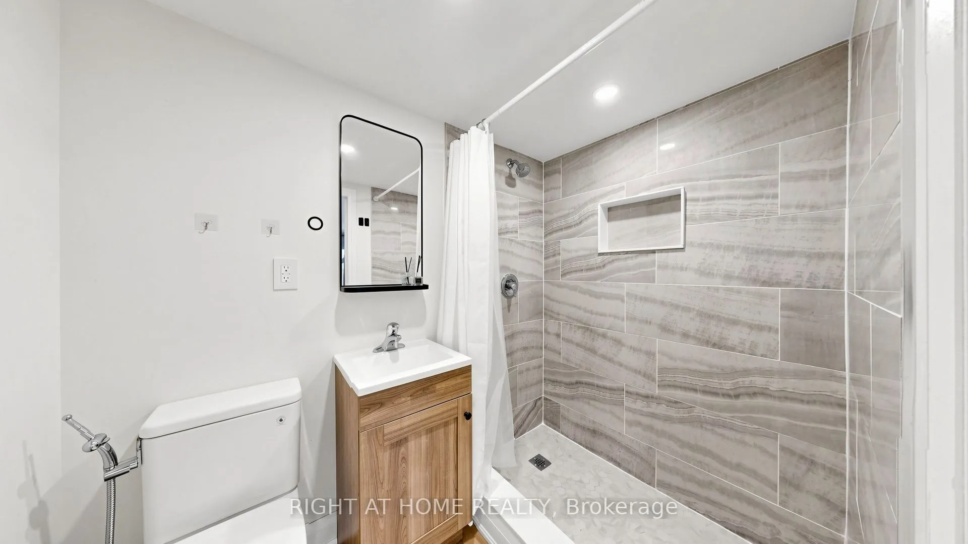14 Dixon Court