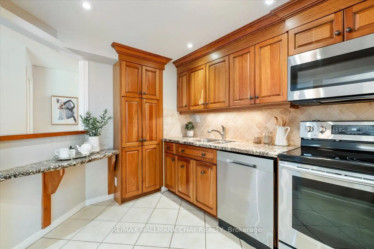 181 Collier Street #202