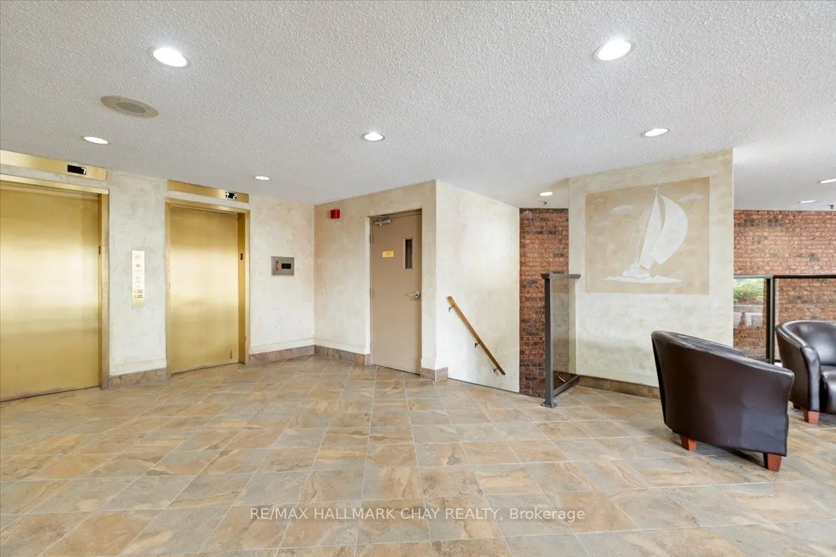 181 Collier Street #202