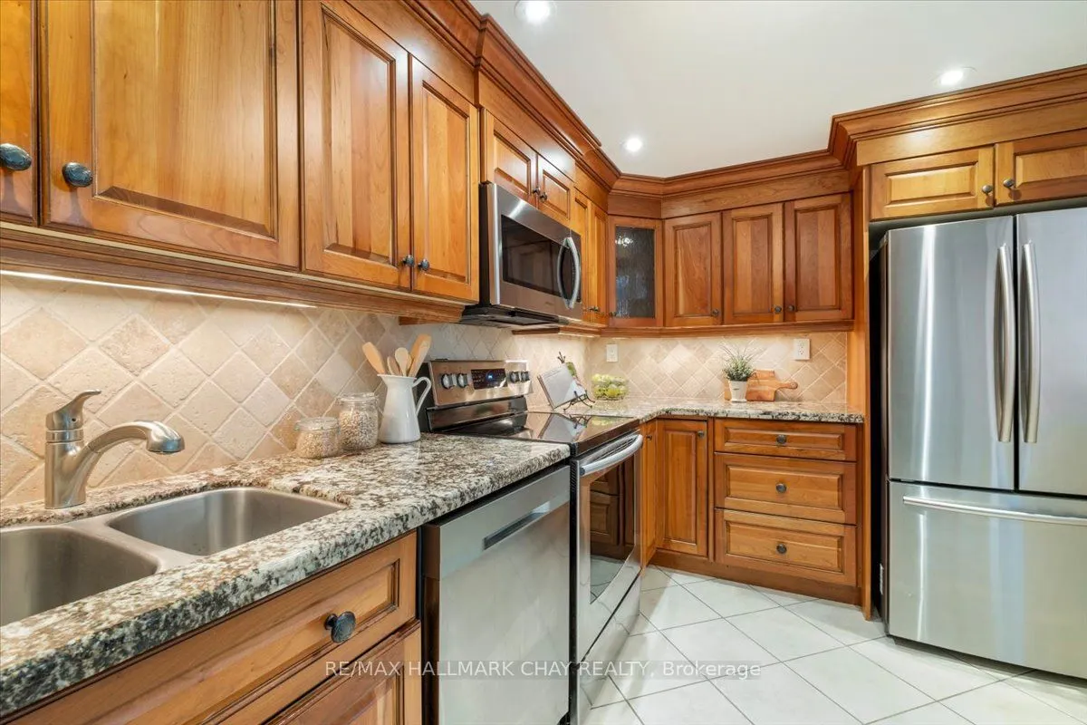 181 Collier Street #202