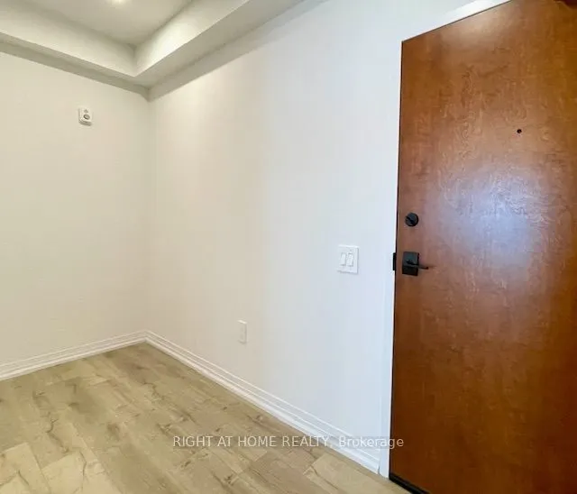 15 Kneeshaw Drive #102