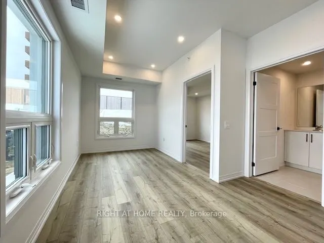 15 Kneeshaw Drive #102