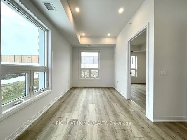 15 Kneeshaw Drive #102