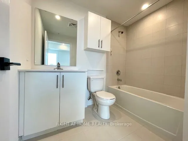 15 Kneeshaw Drive #102