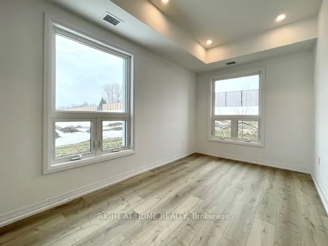 15 Kneeshaw Drive #102