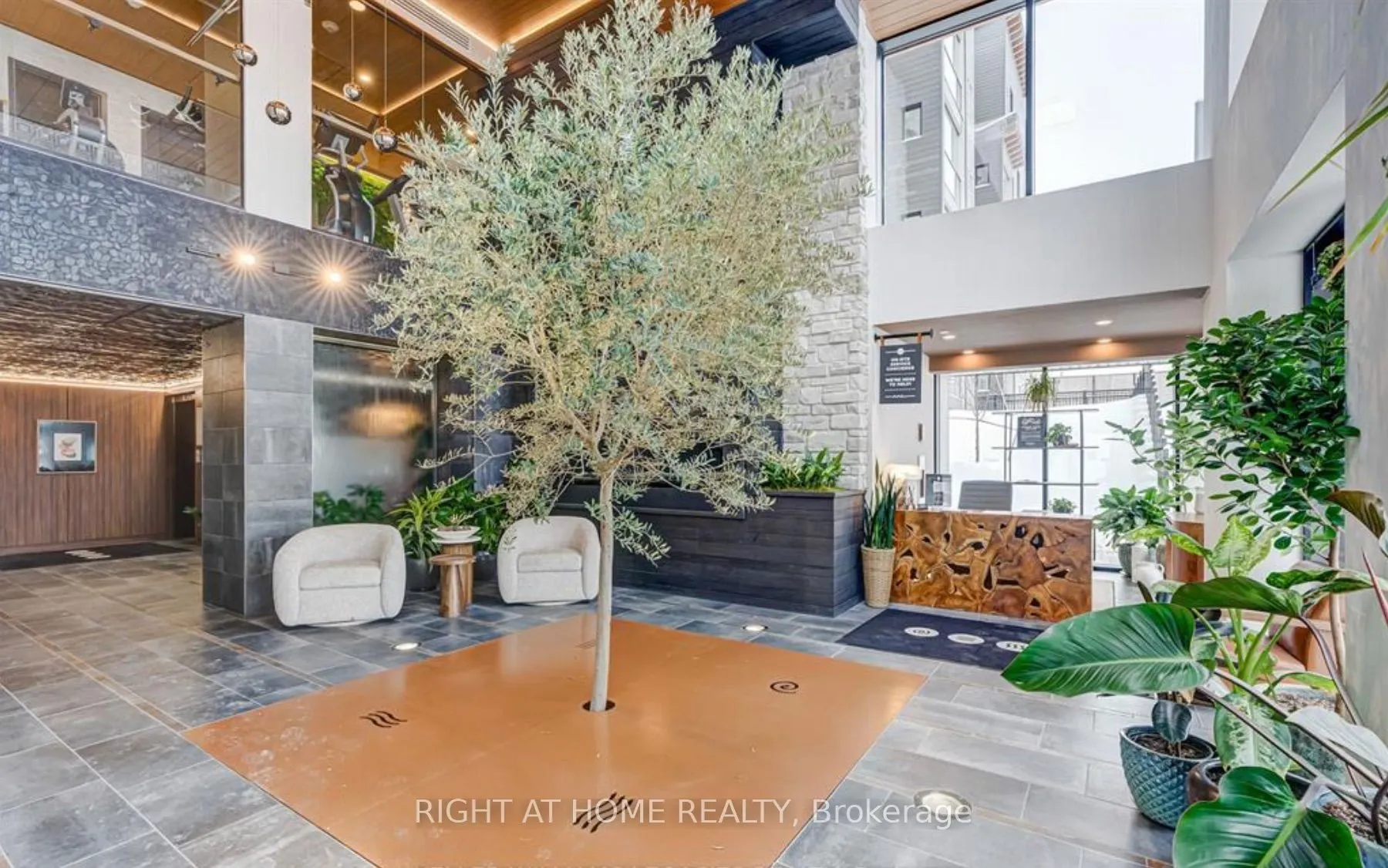 15 Kneeshaw Drive #102