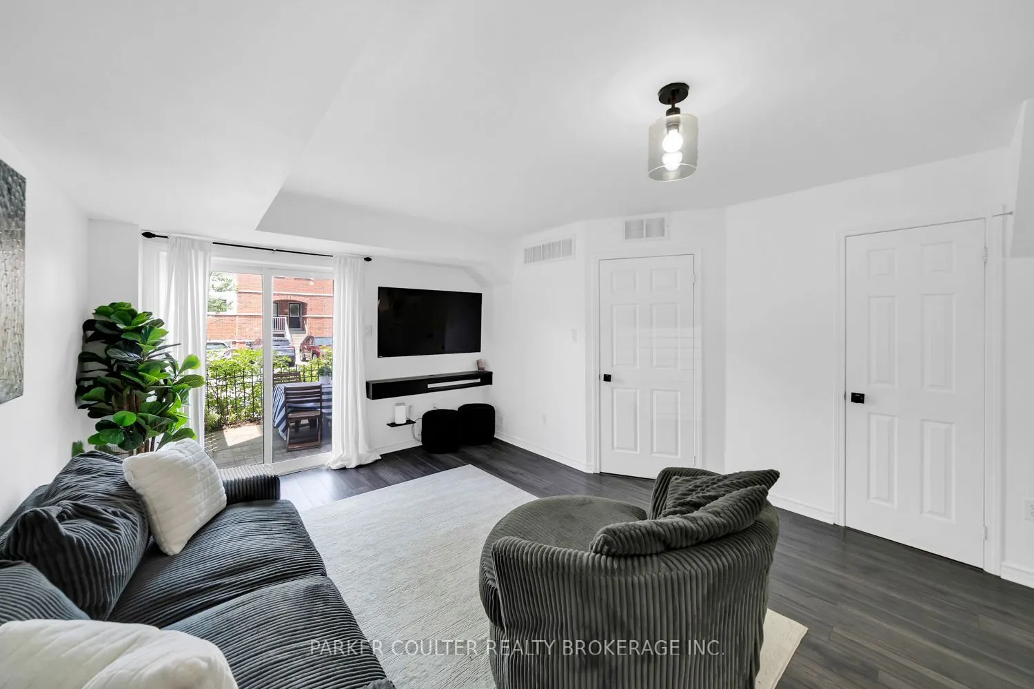 241 Ferndale Drive S #37