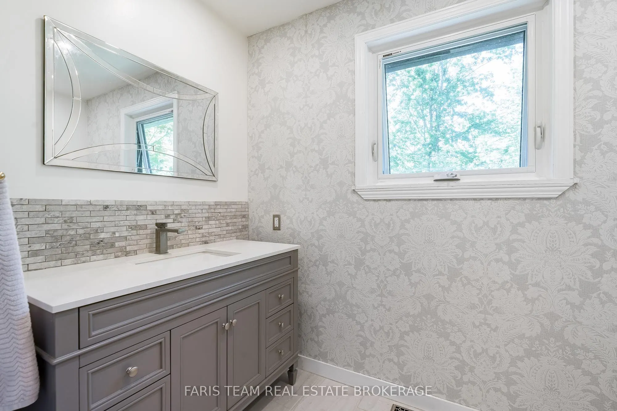 800 Mount St. Louis Road W