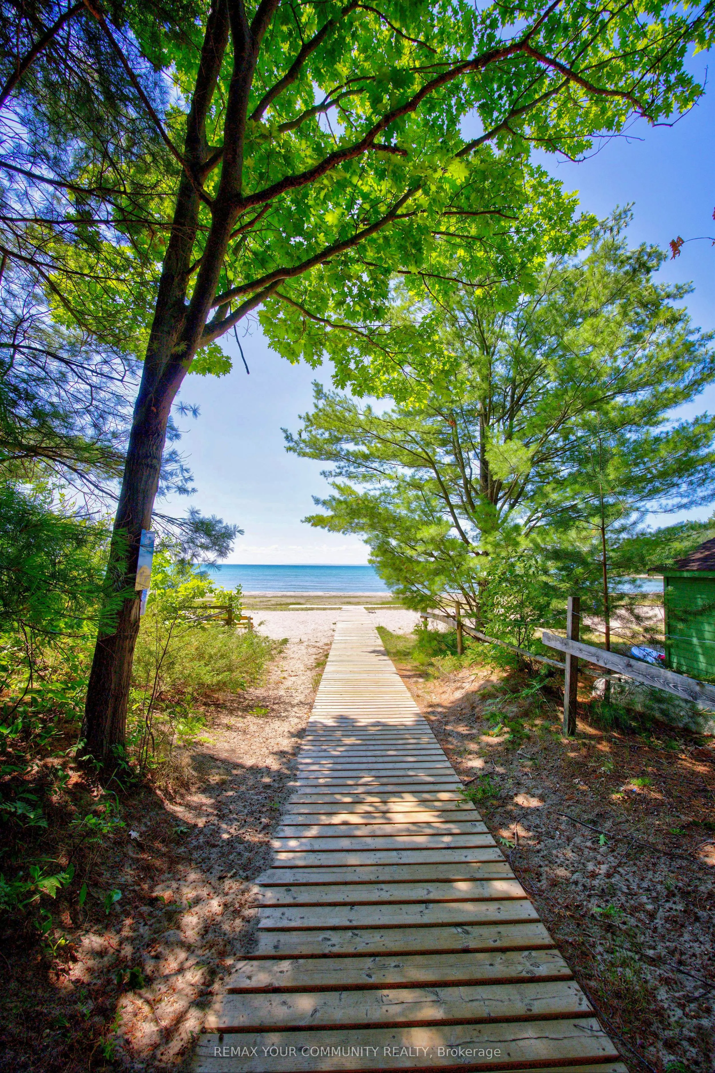 341 Tiny Beaches Road N