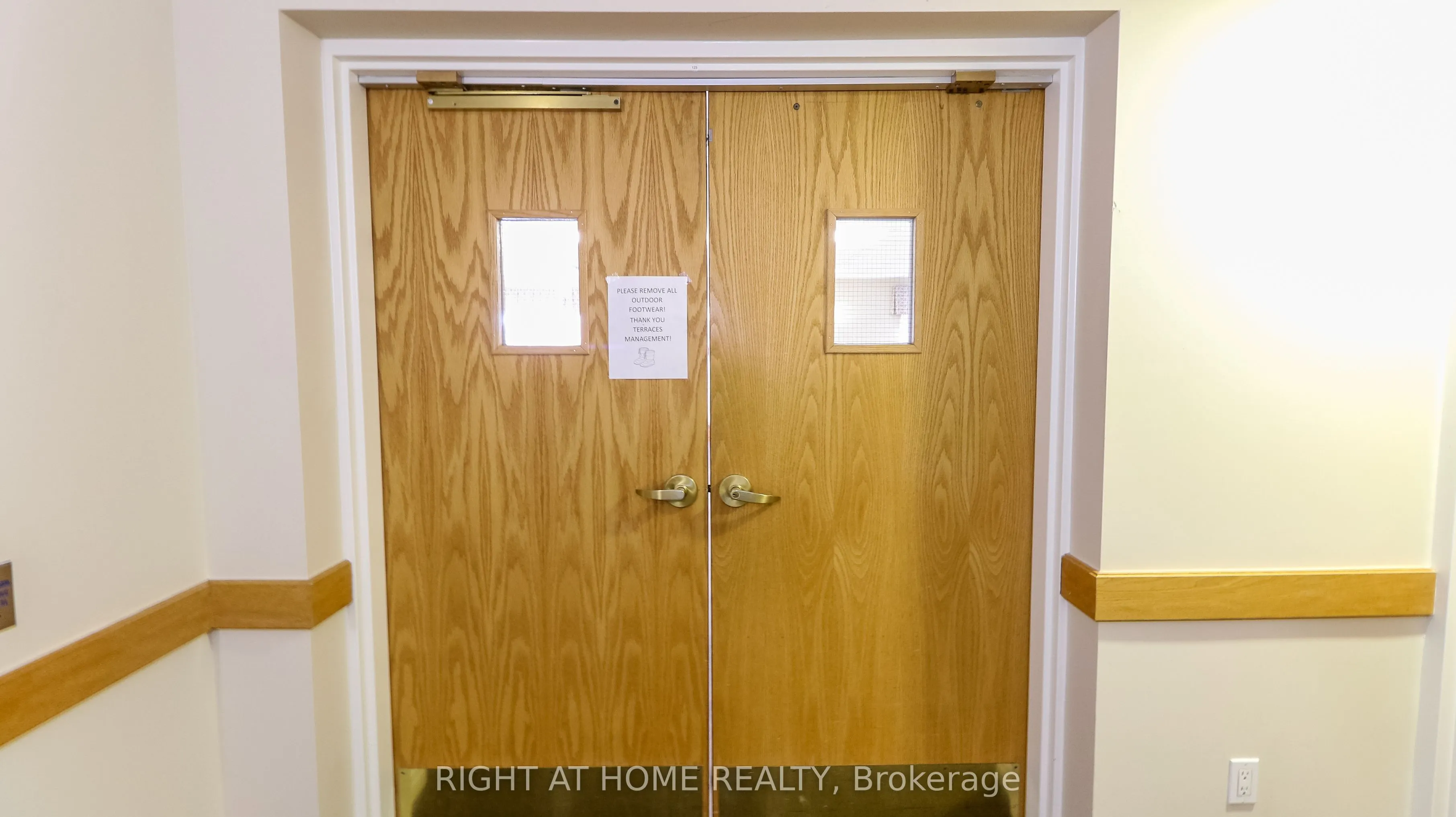 94 Dean Avenue #404
