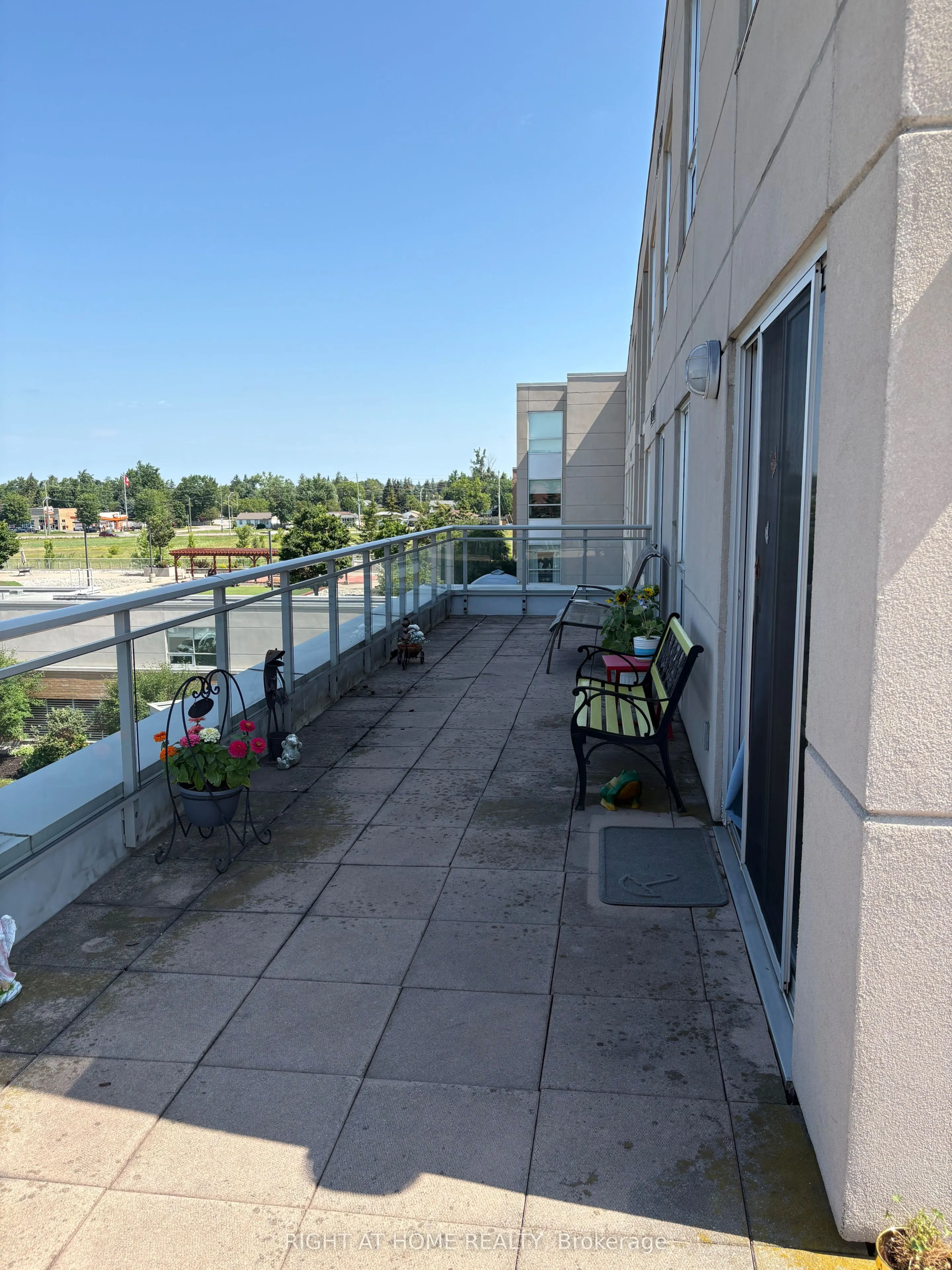 94 Dean Avenue #404