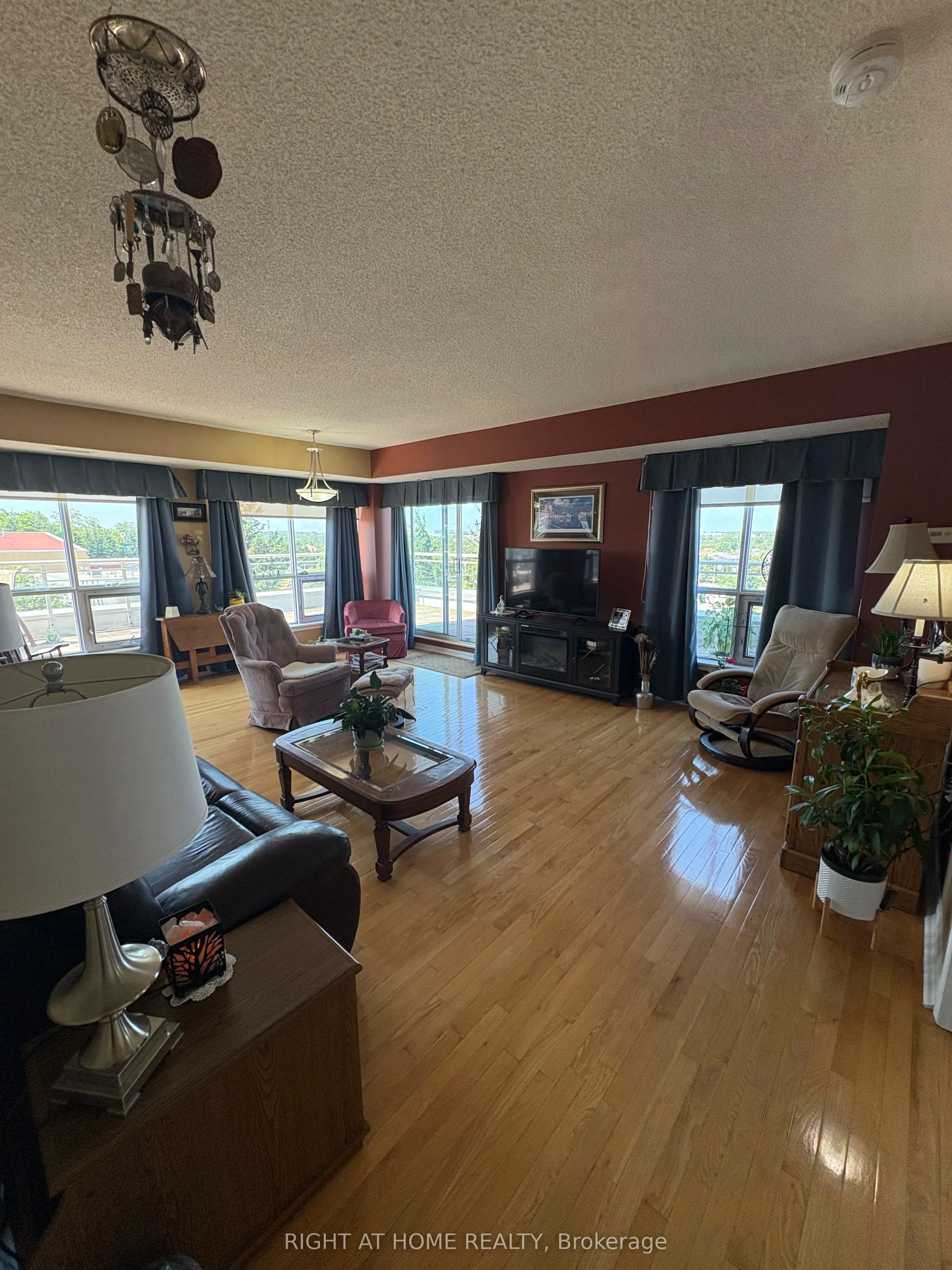 94 Dean Avenue #404
