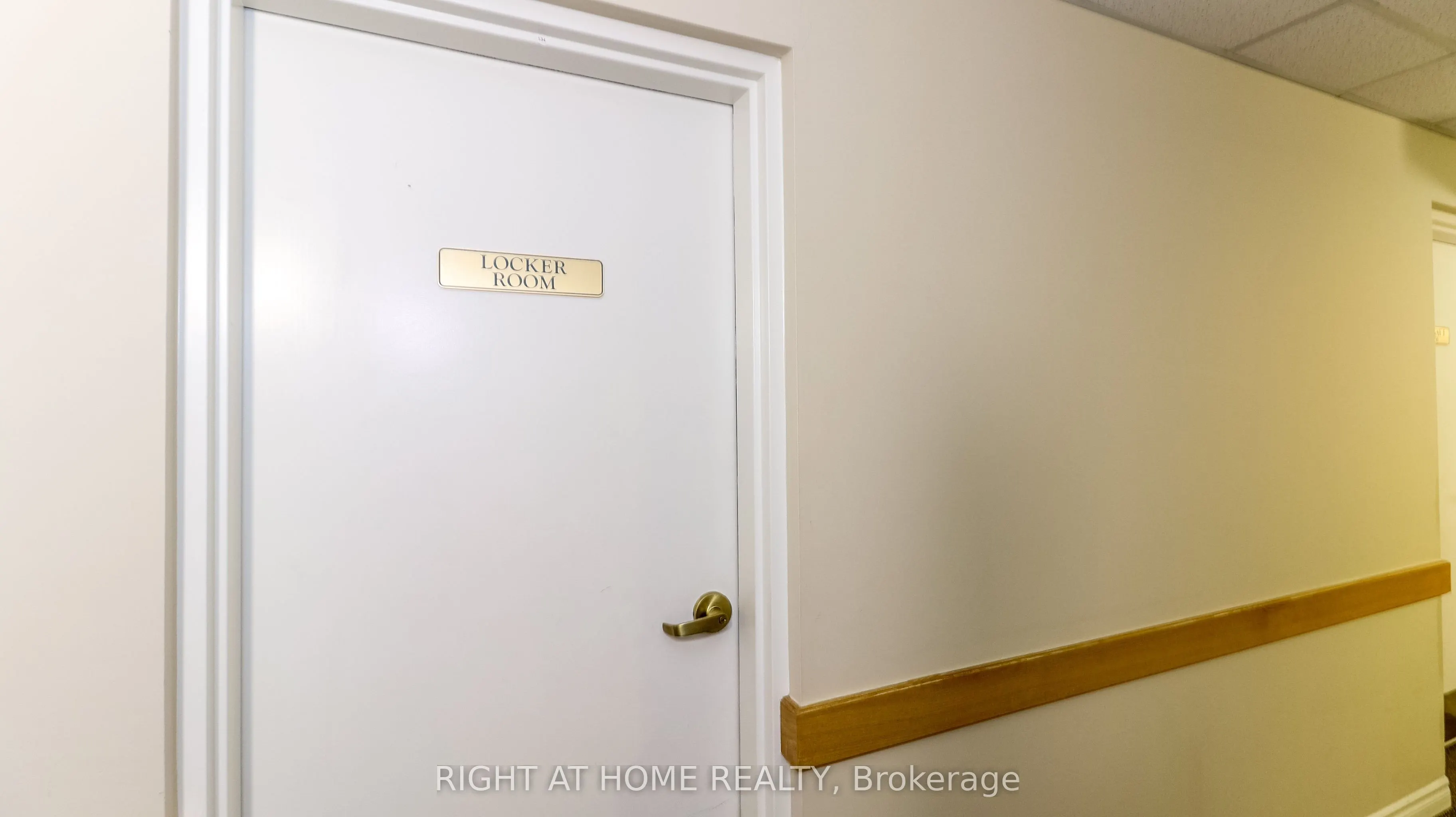 94 Dean Avenue #404