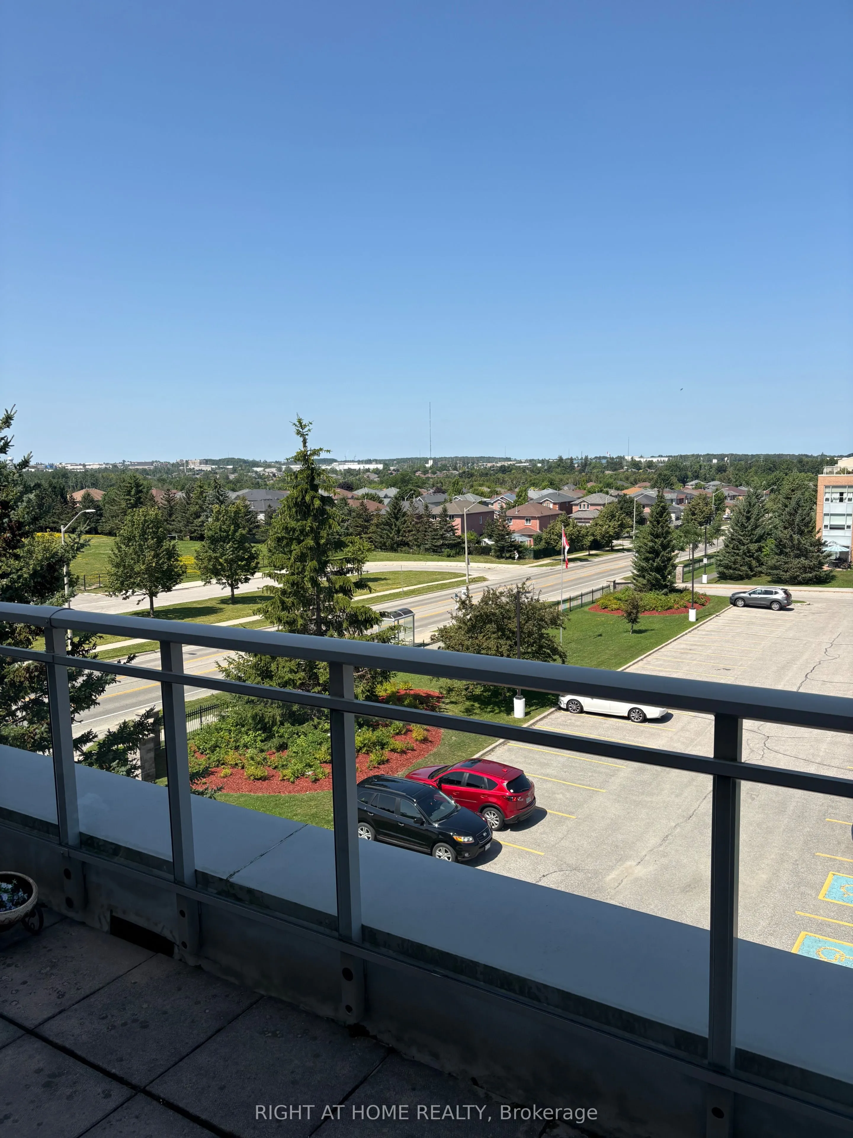94 Dean Avenue #404