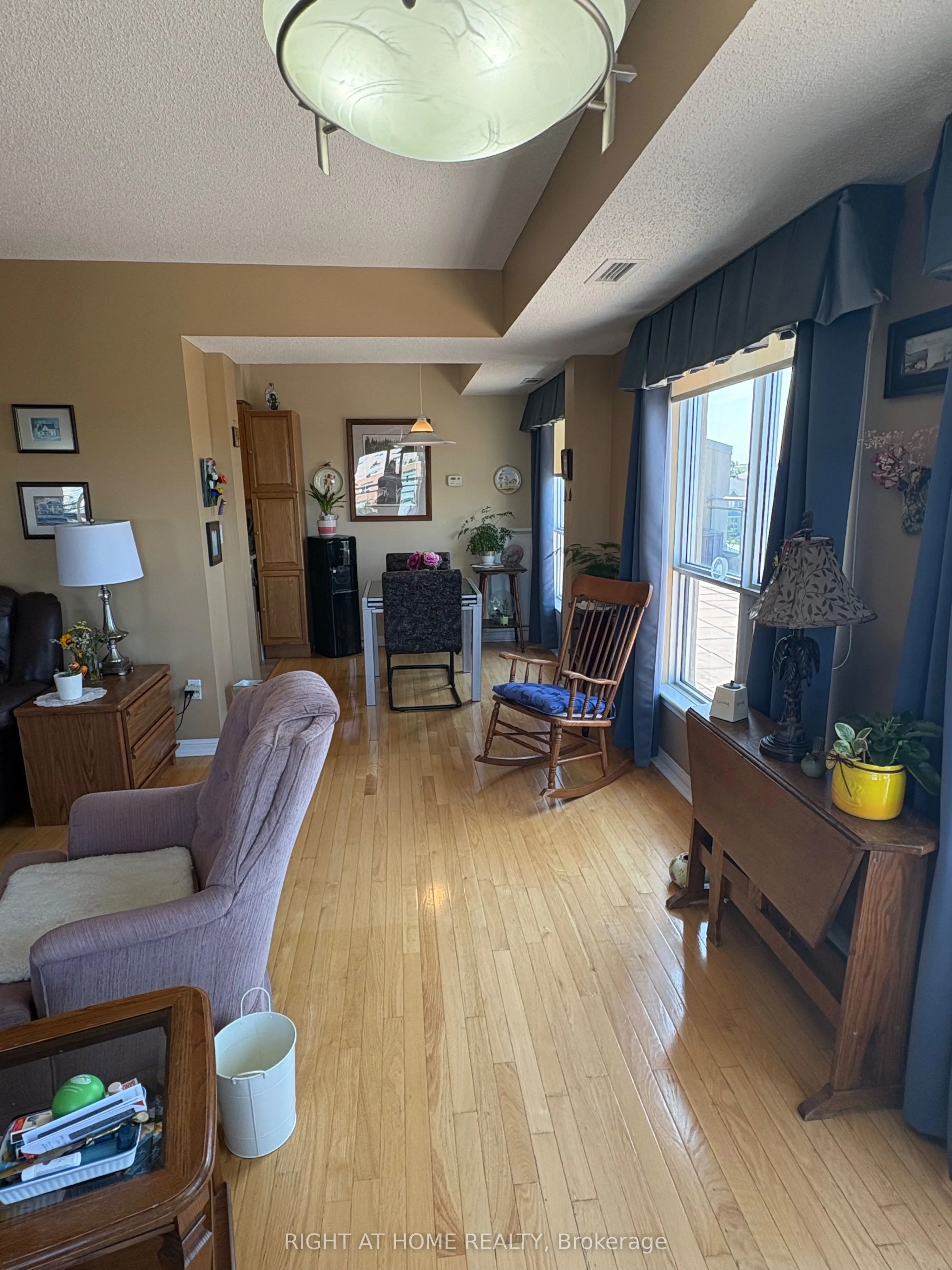 94 Dean Avenue #404