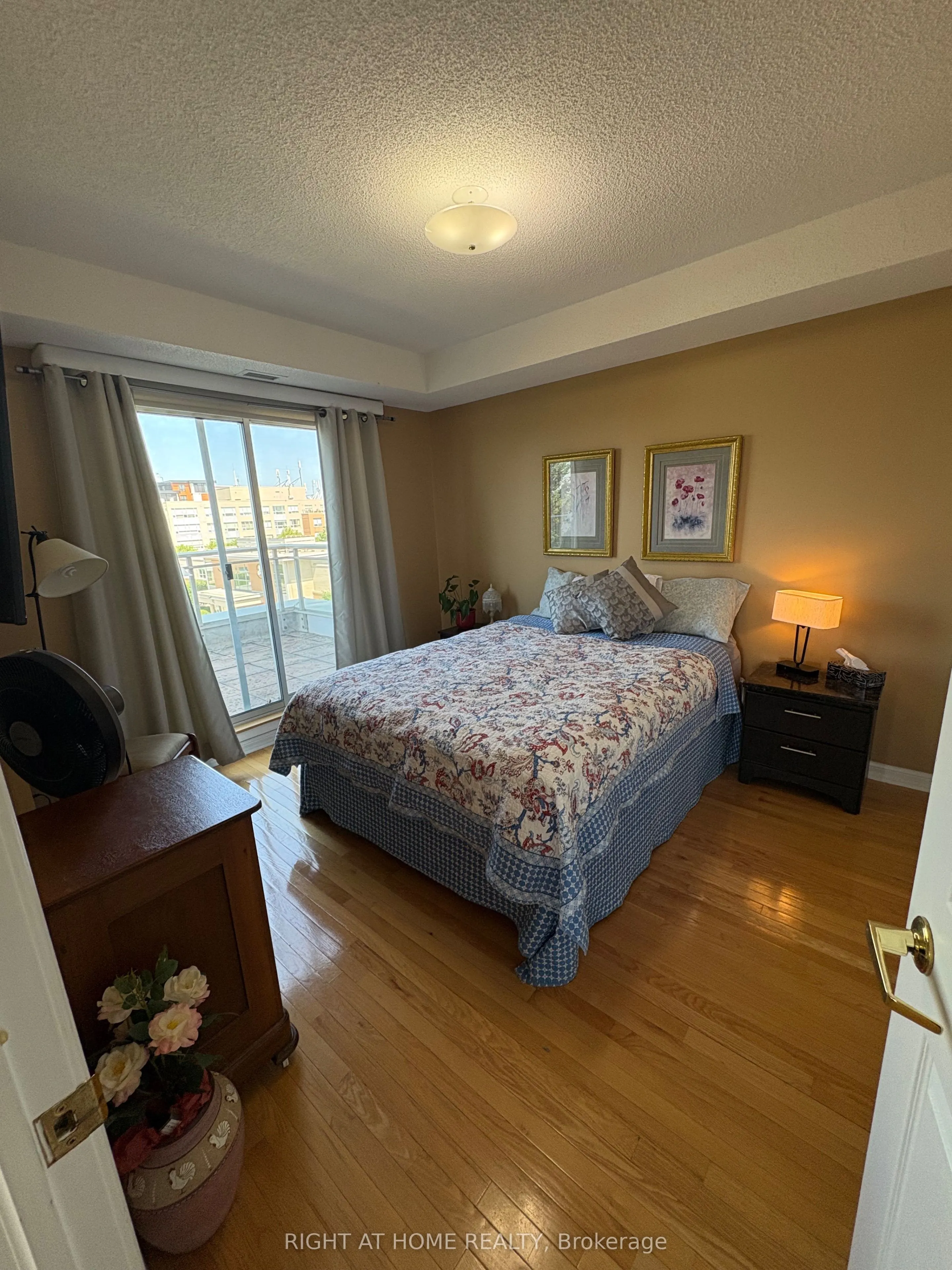 94 Dean Avenue #404