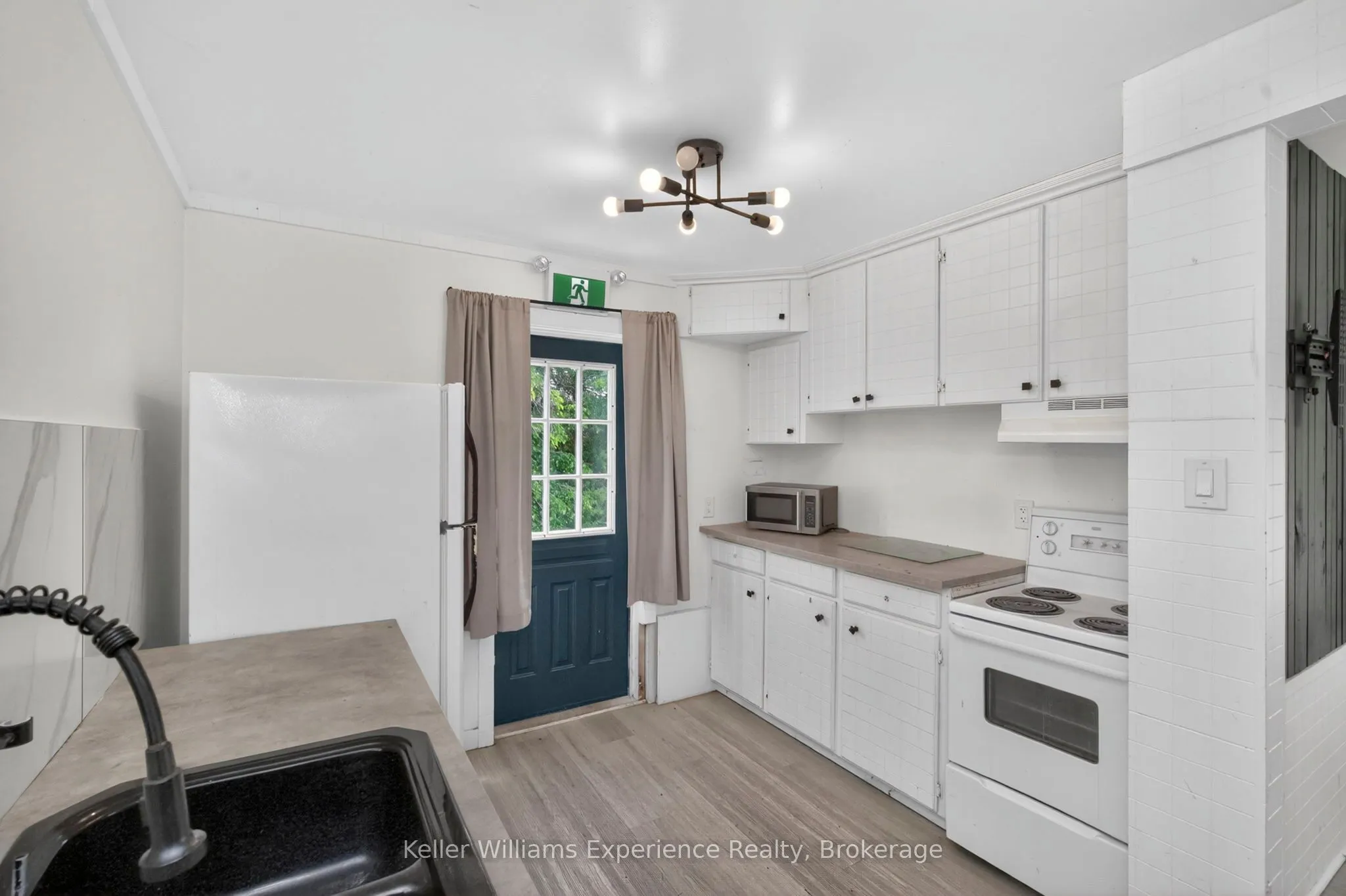 9782 Beachwood Drive