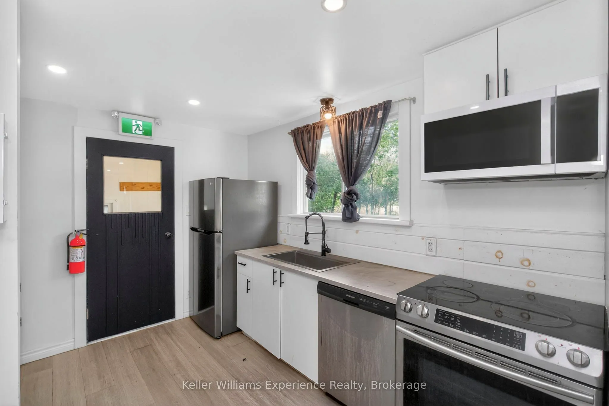 9782 Beachwood Drive