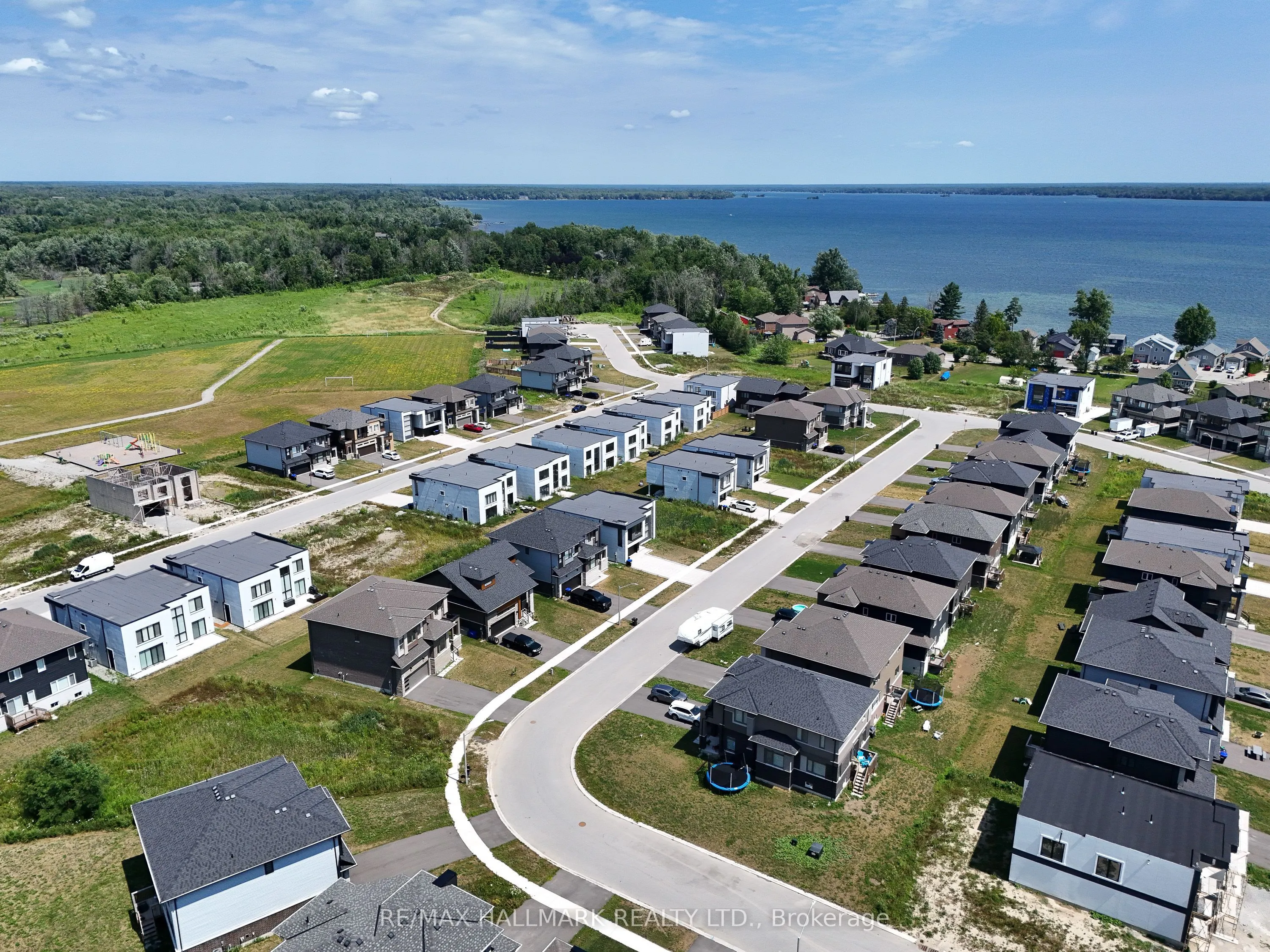 3769 Sunbank Crescent