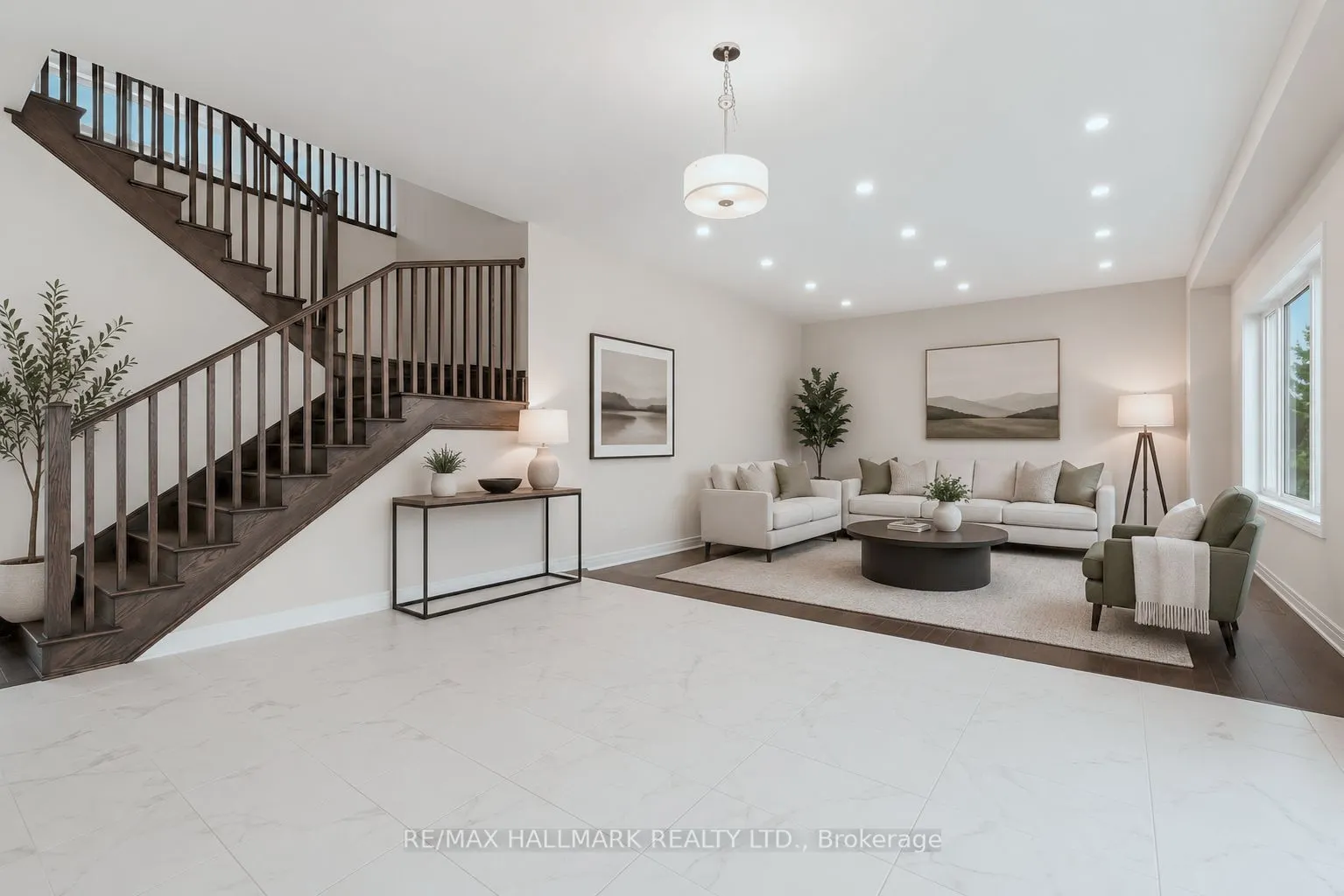 3769 Sunbank Crescent
