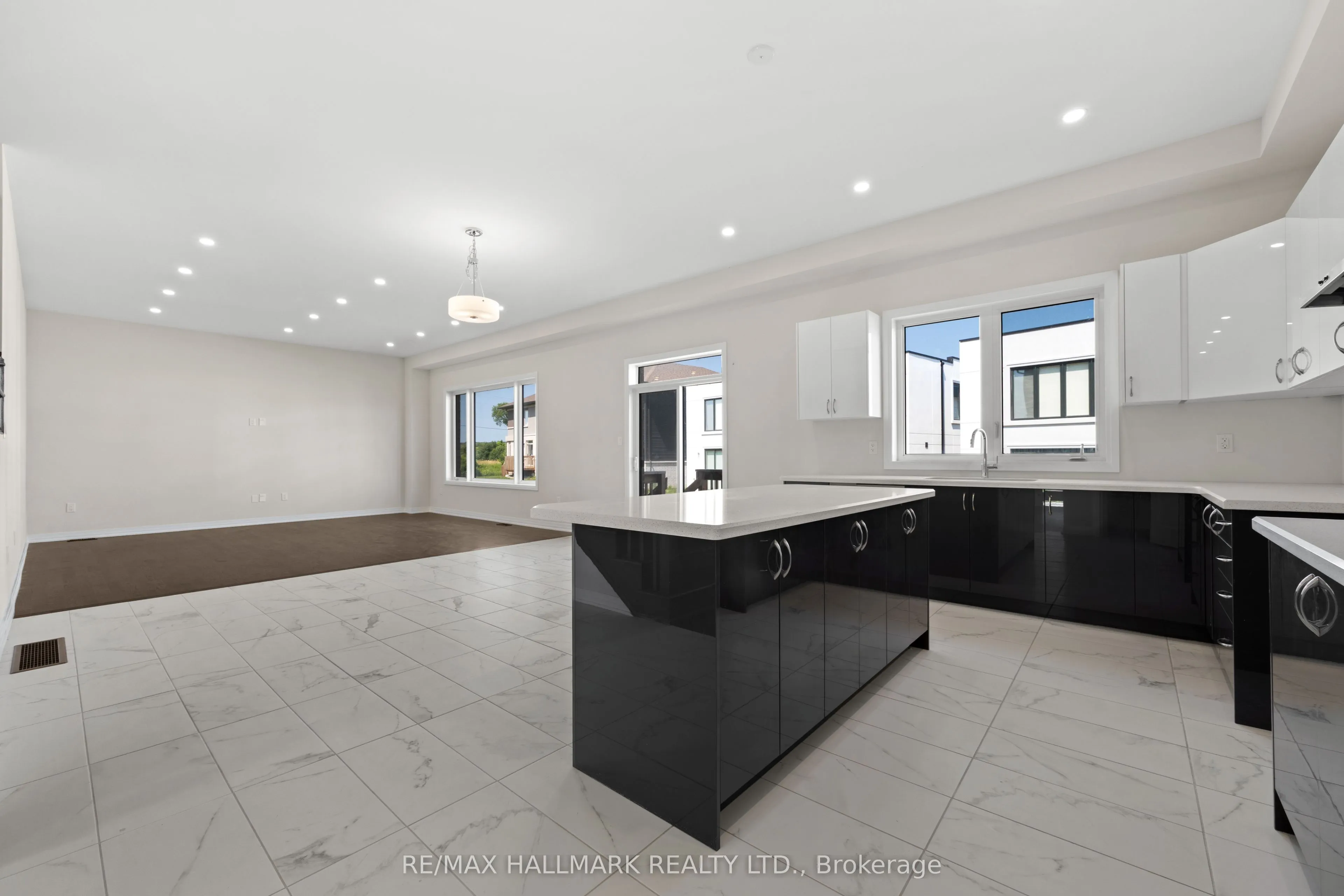 3769 Sunbank Crescent