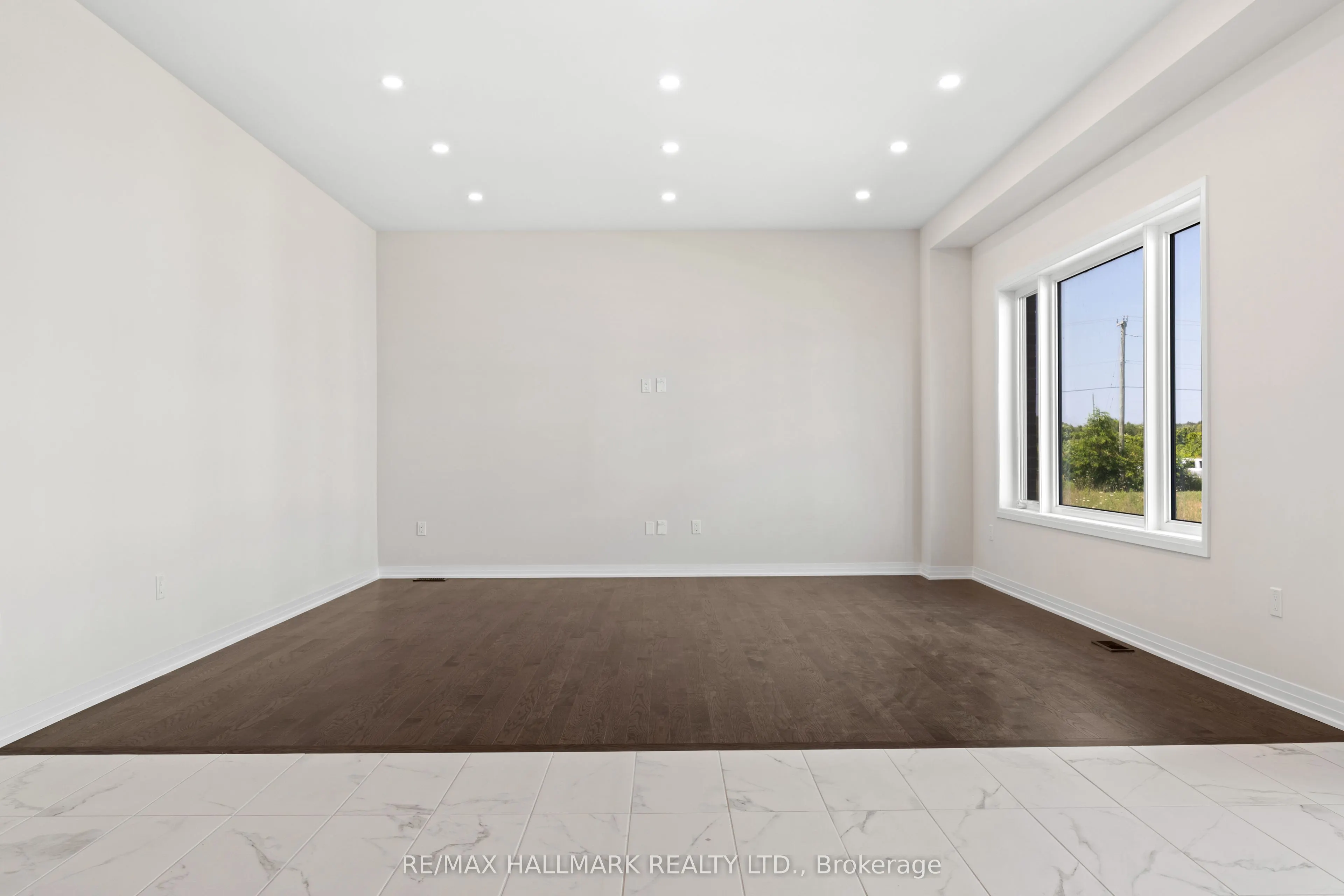 3769 Sunbank Crescent
