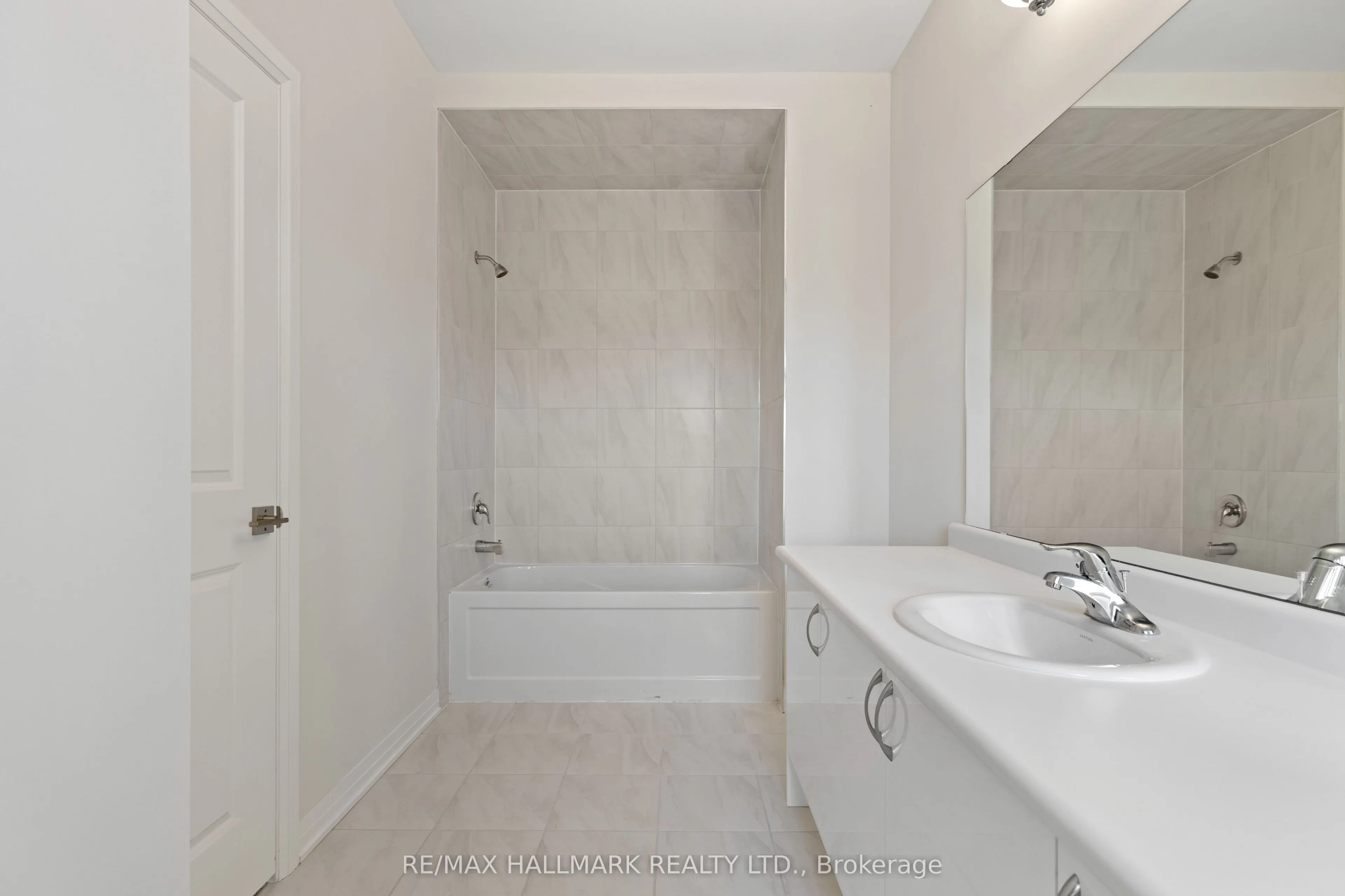 3769 Sunbank Crescent