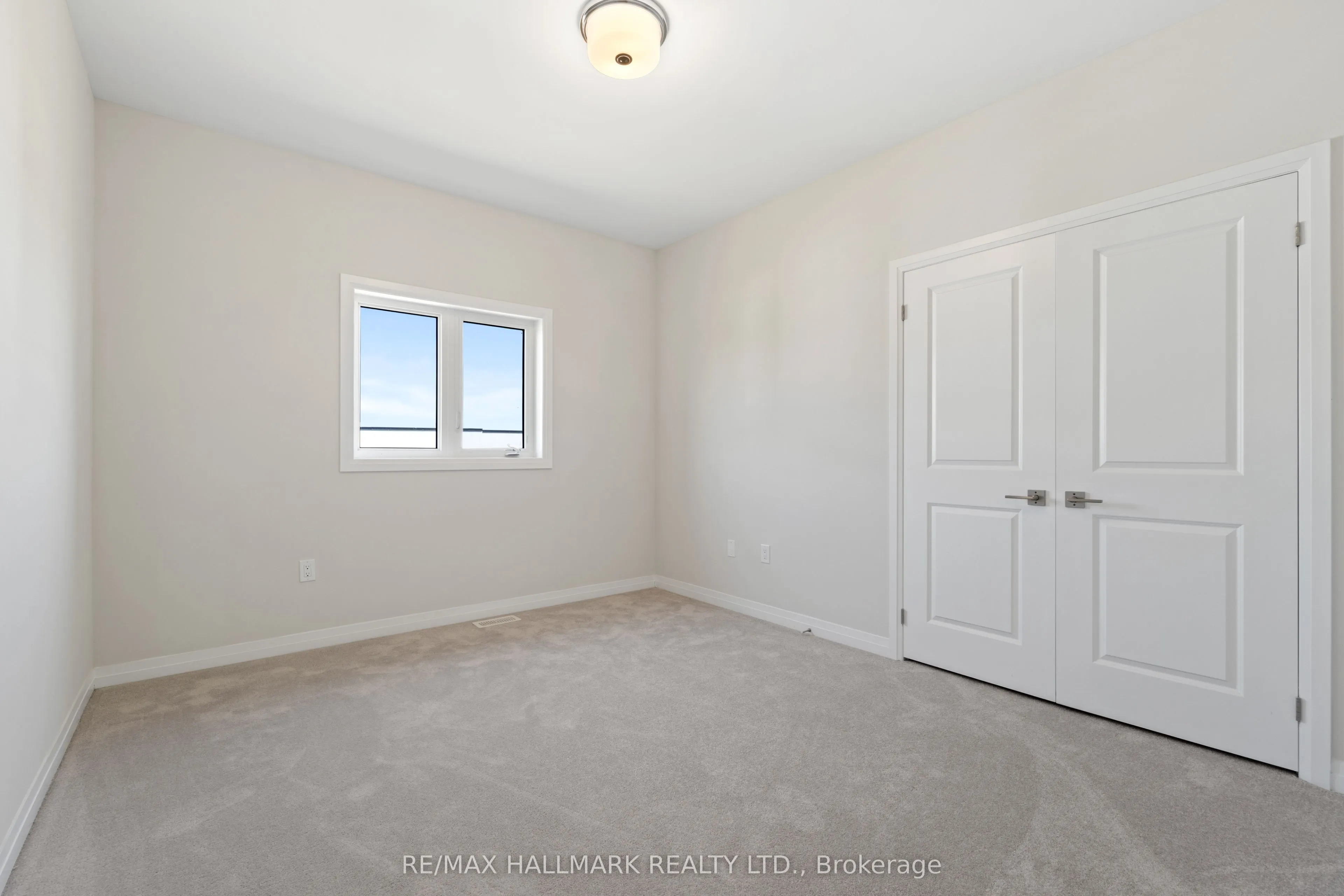 3769 Sunbank Crescent