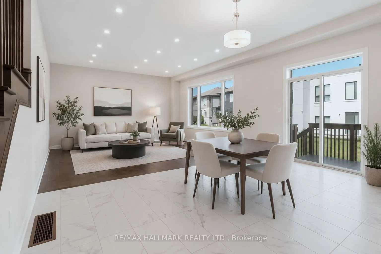 3769 Sunbank Crescent